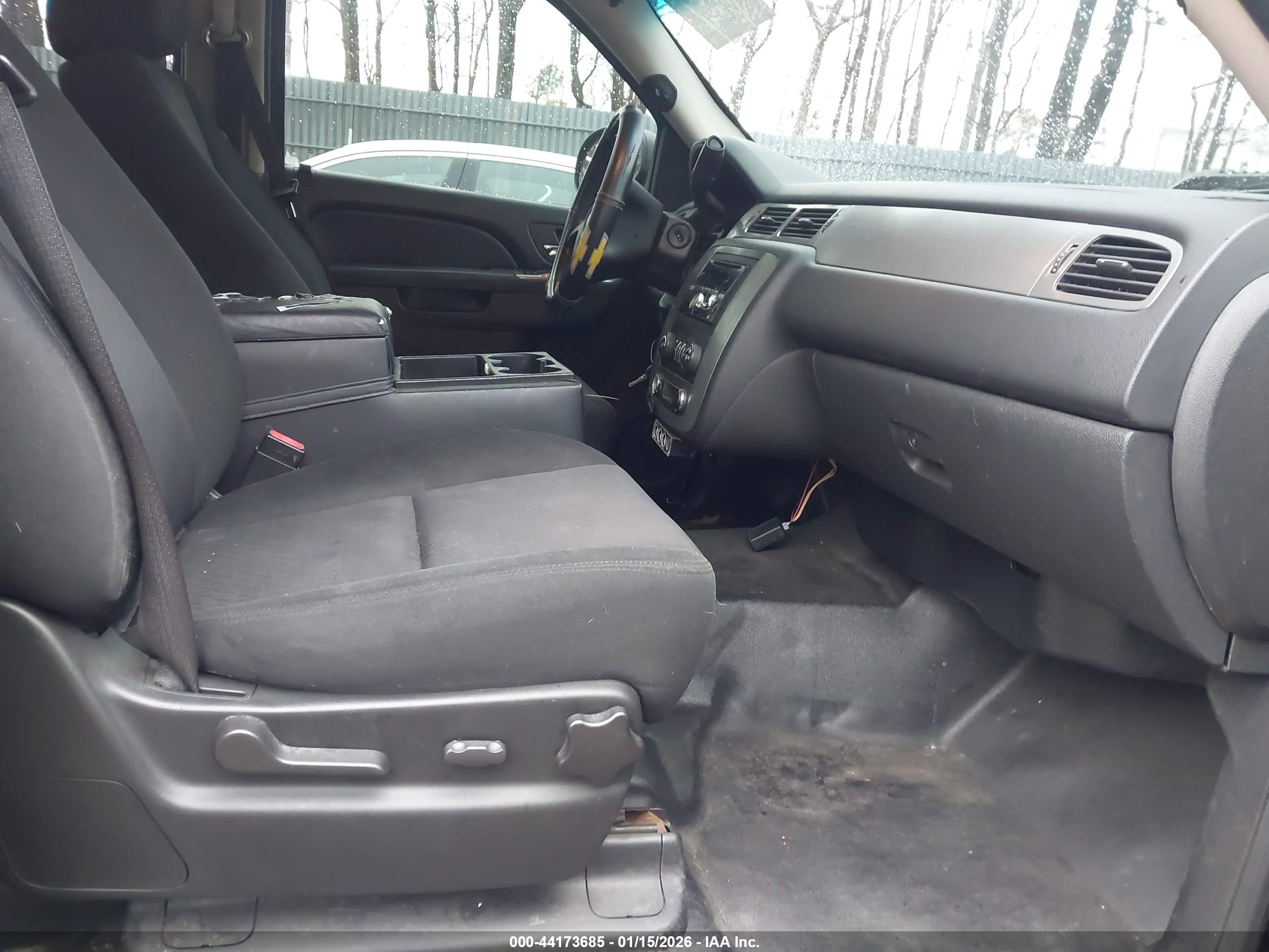 CHEVROLET TAHOE image 5
