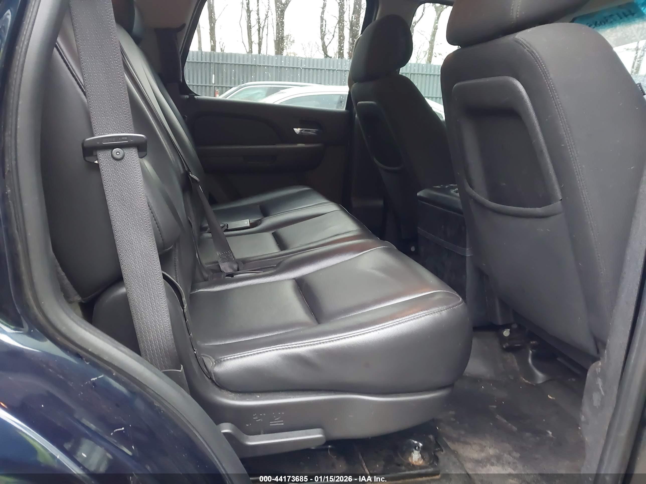CHEVROLET TAHOE image 8