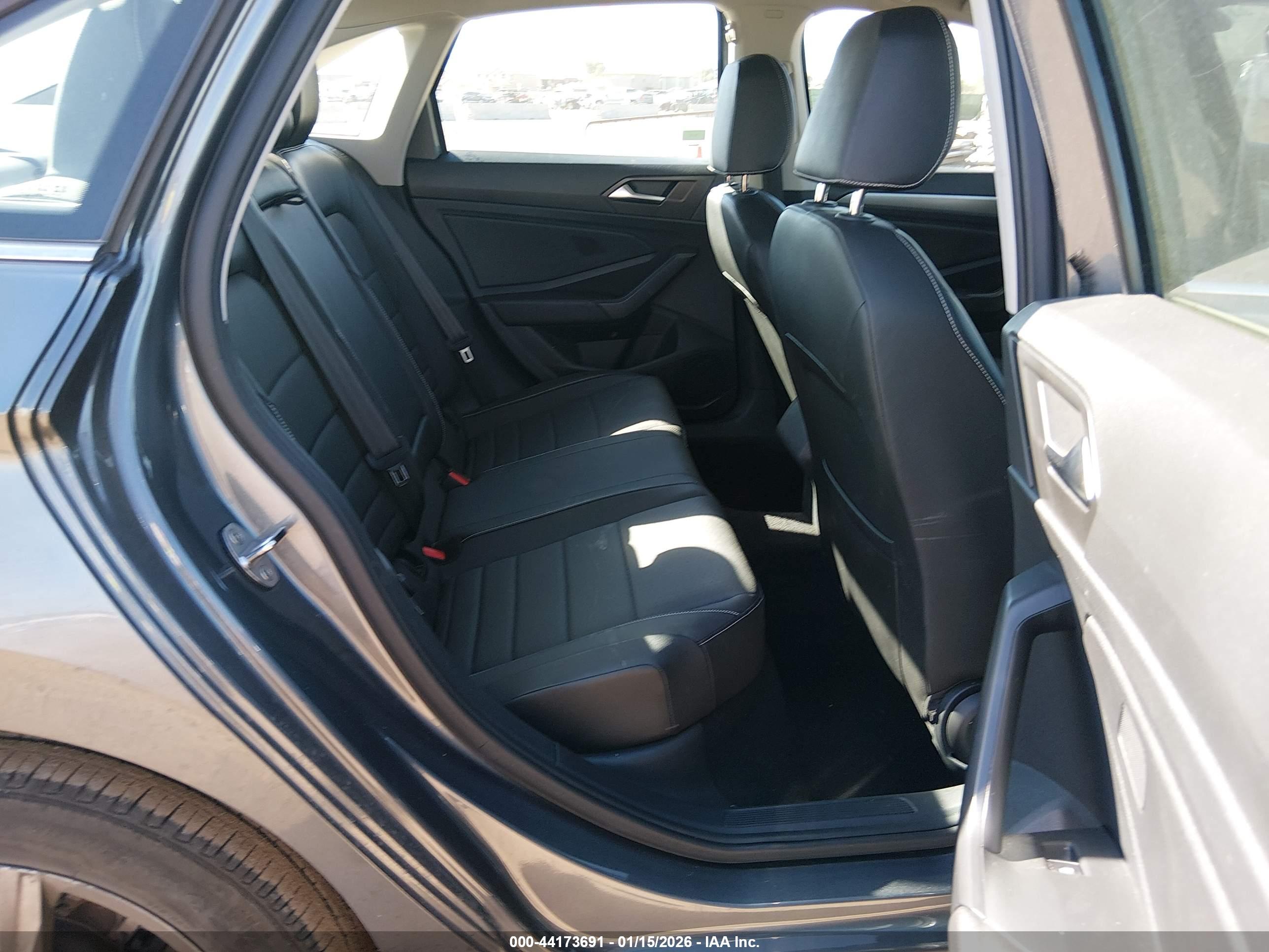 VOLKSWAGEN JETTA image 8