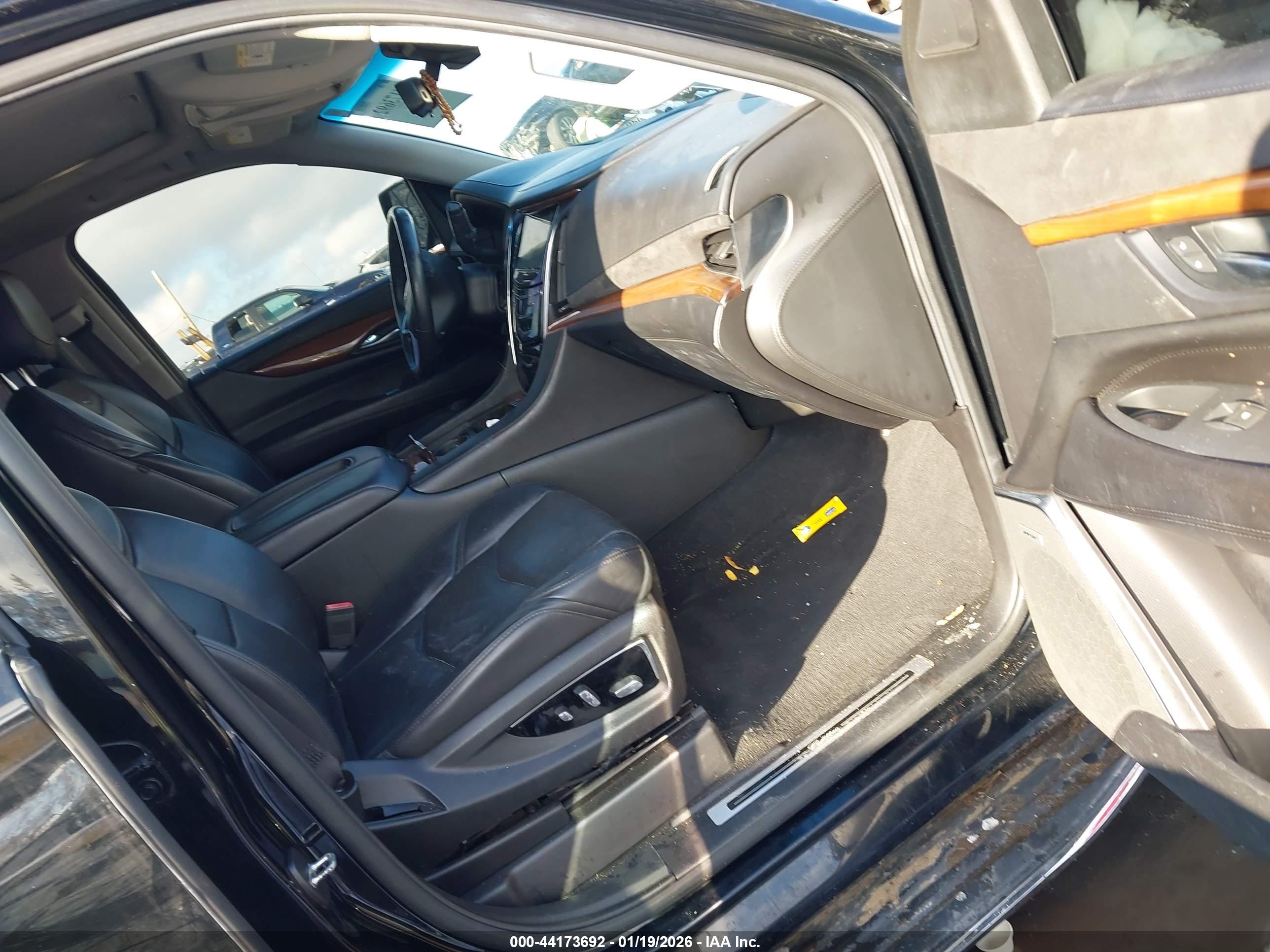 CADILLAC ESCALADE image 5