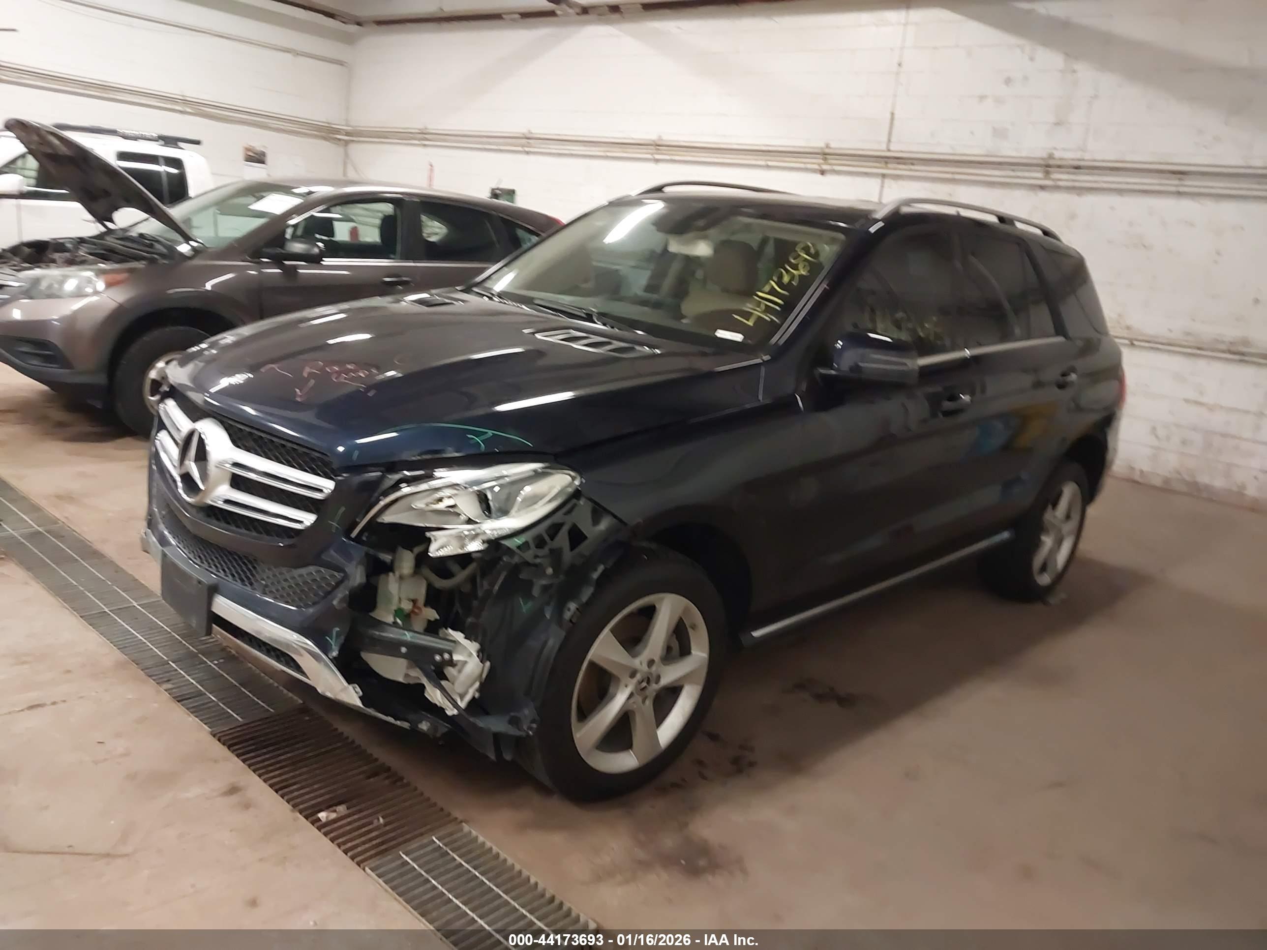 MERCEDES-BENZ GLE image 2