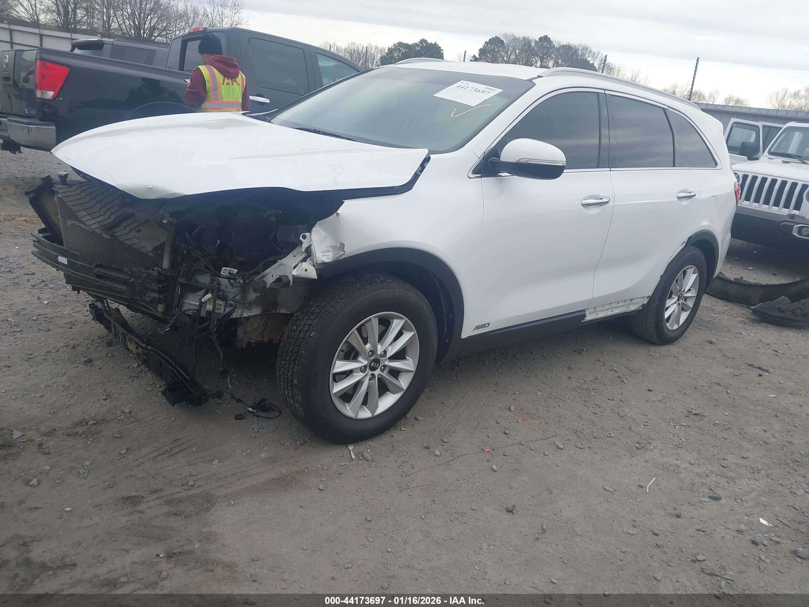 KIA SORENTO image 2