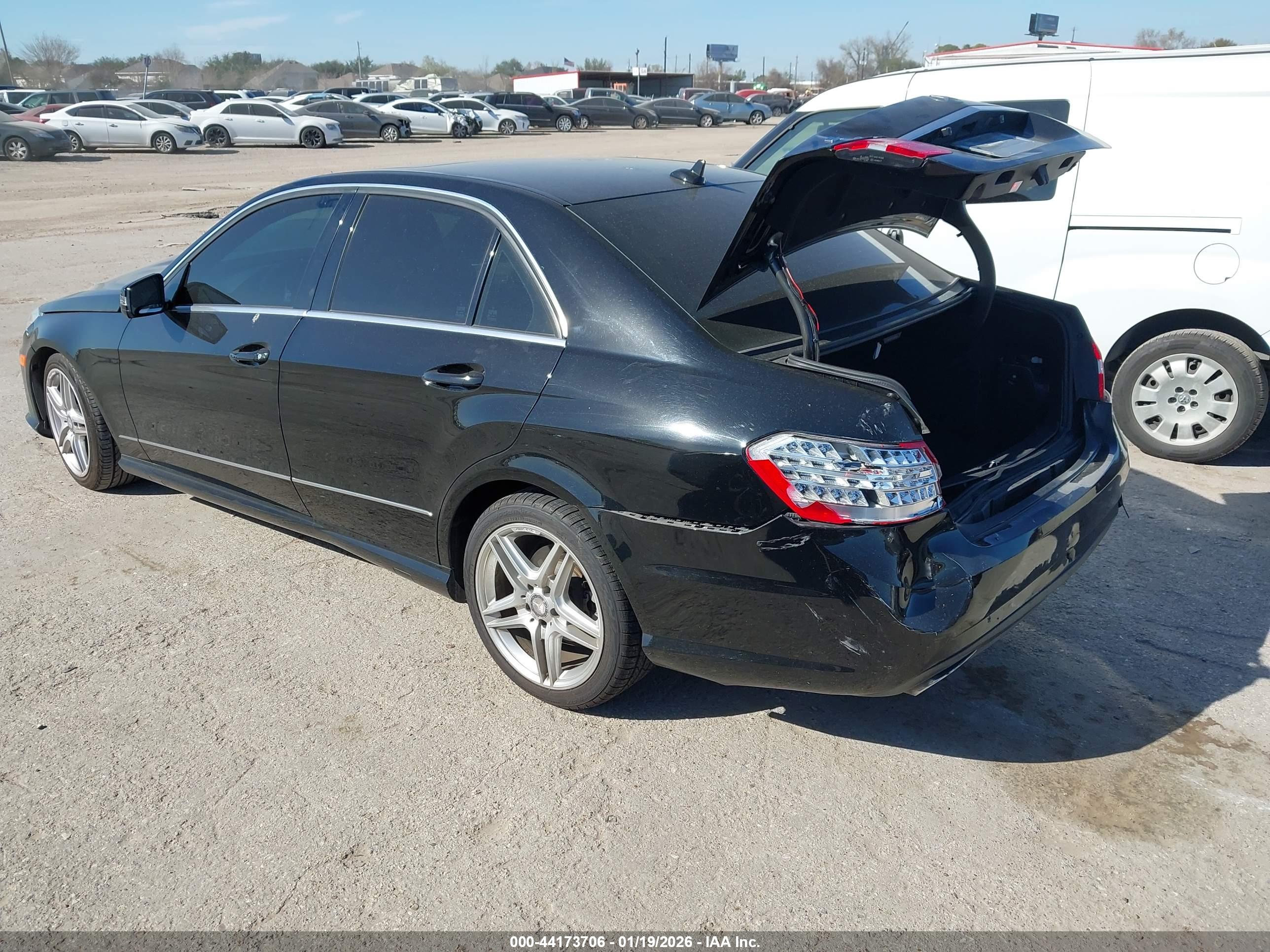 MERCEDES-BENZ E image 3