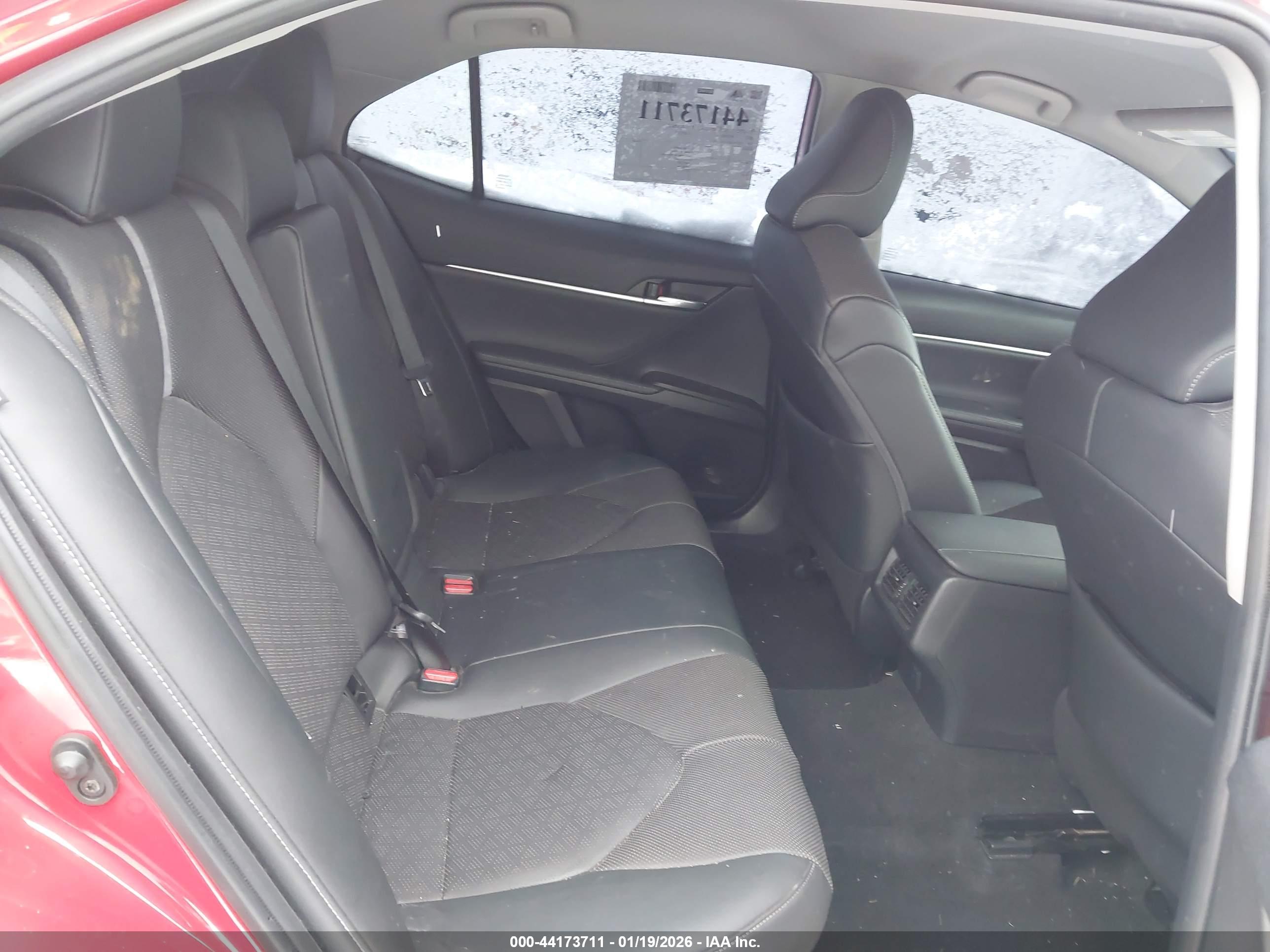 TOYOTA CAMRY image 8