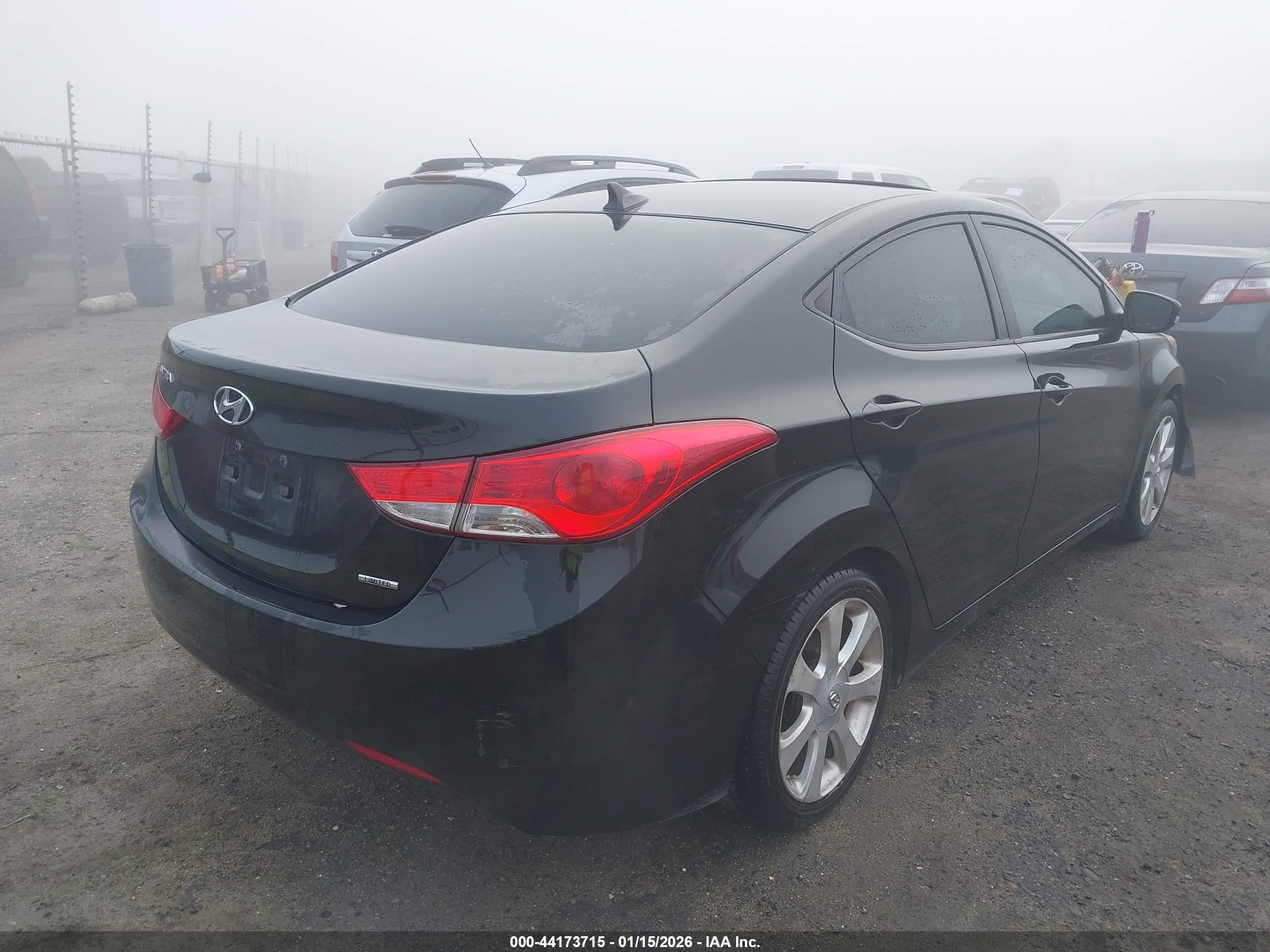 HYUNDAI ELANTRA image 4
