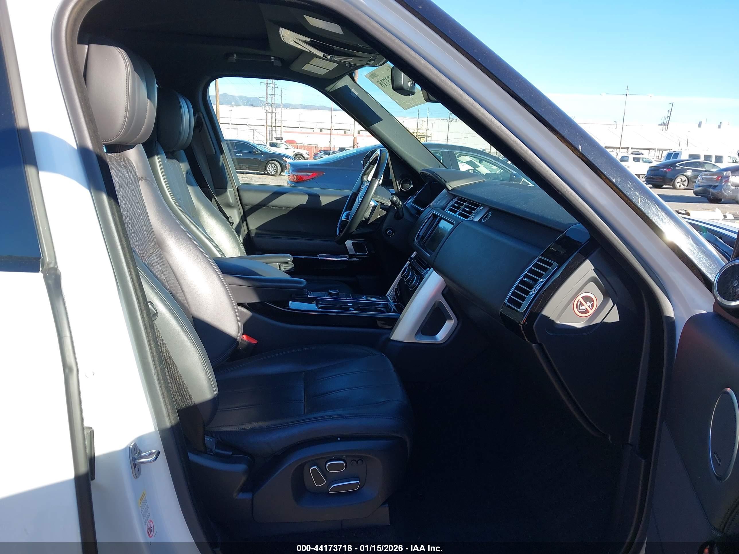 LAND ROVER image 5