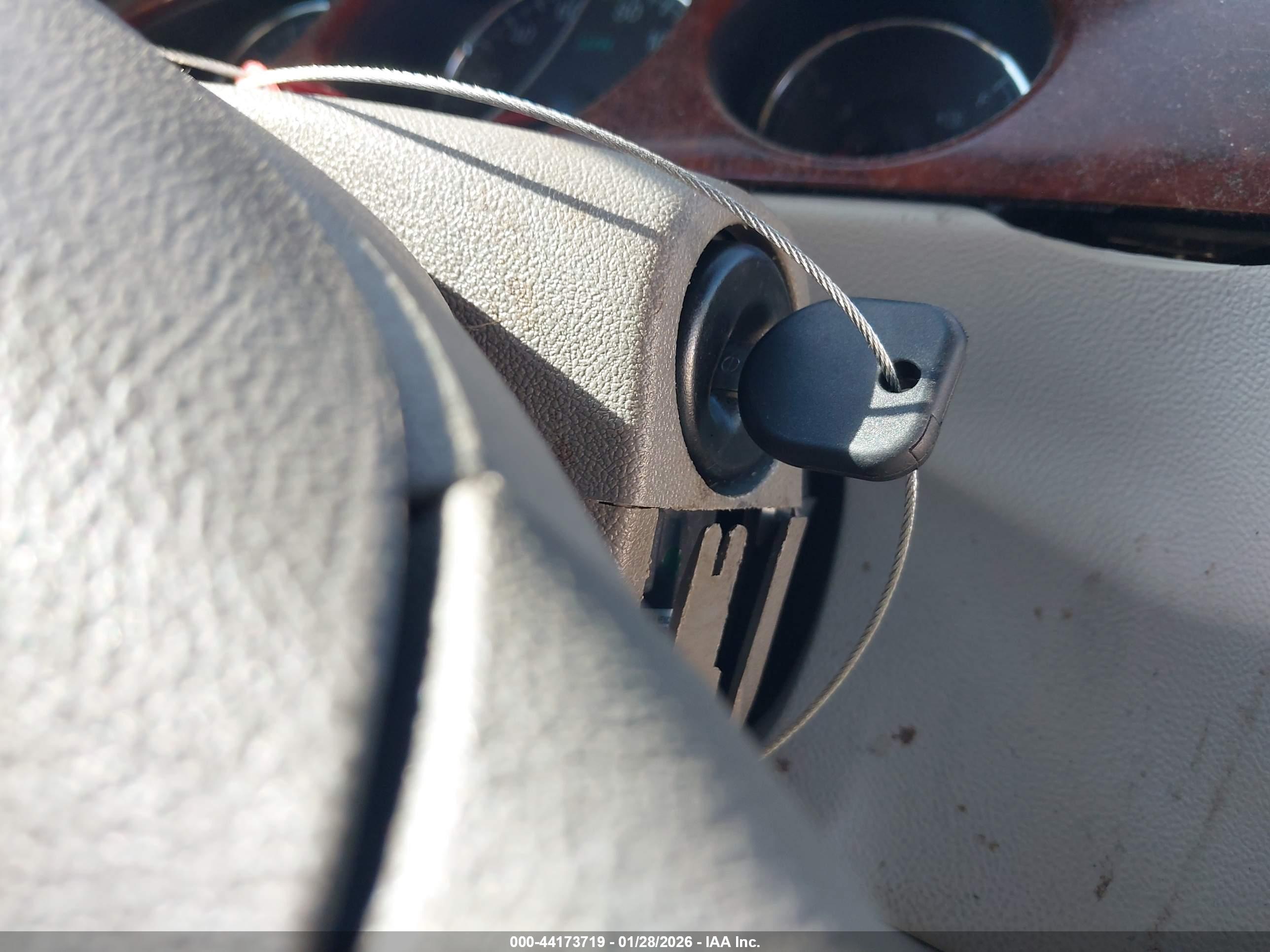 BUICK LUCERNE image 11