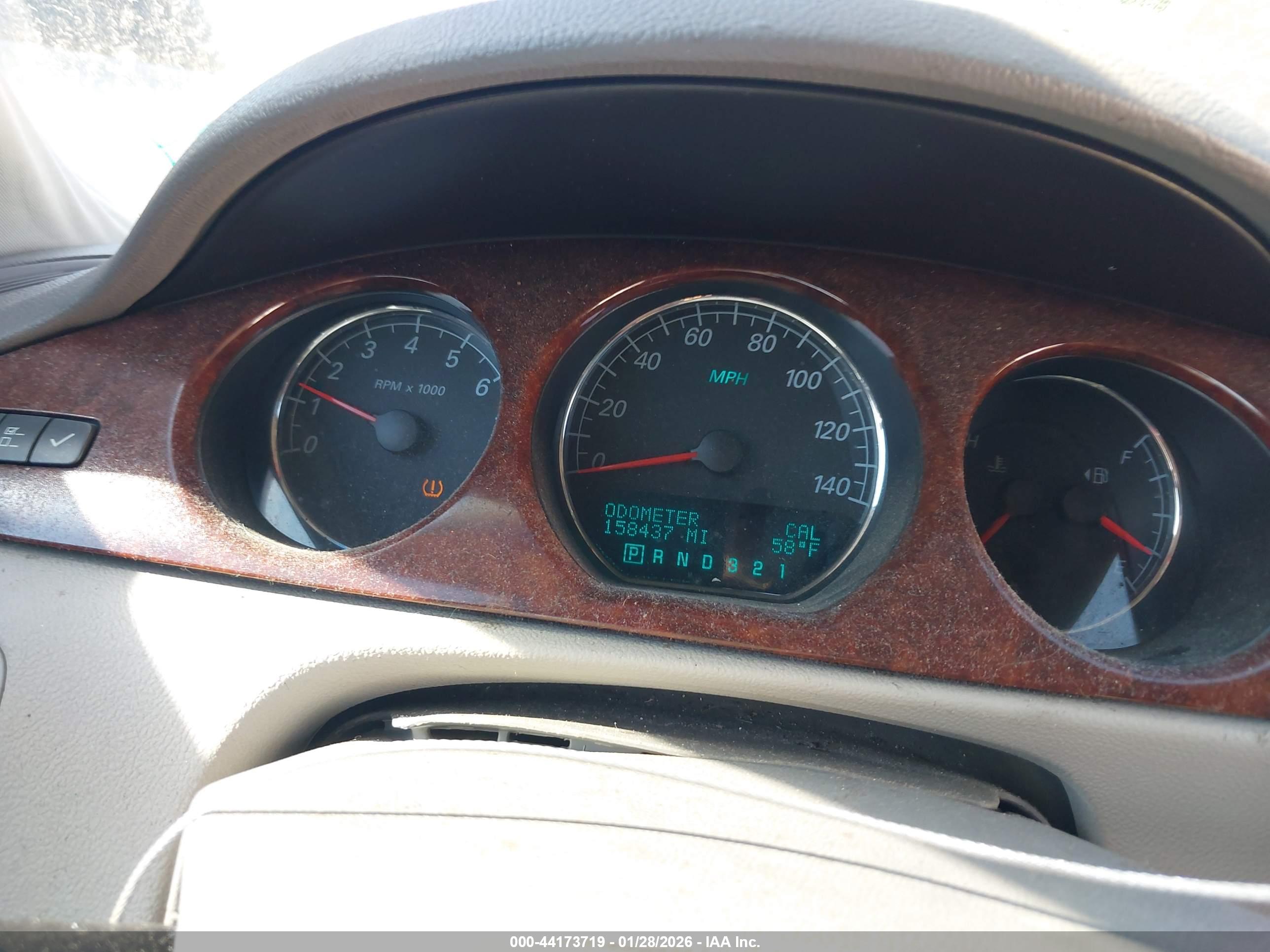 BUICK LUCERNE image 7