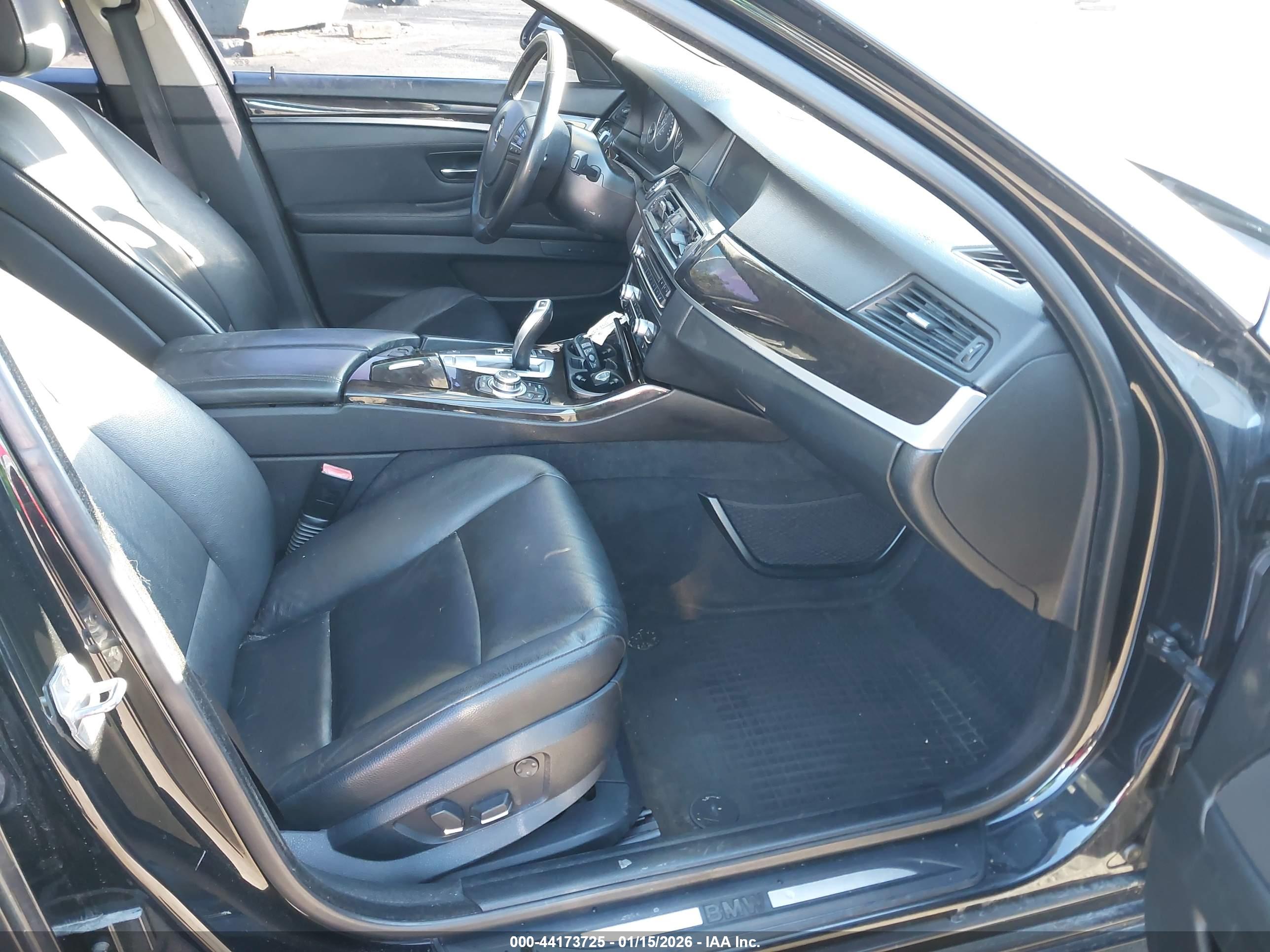 BMW 528I image 5