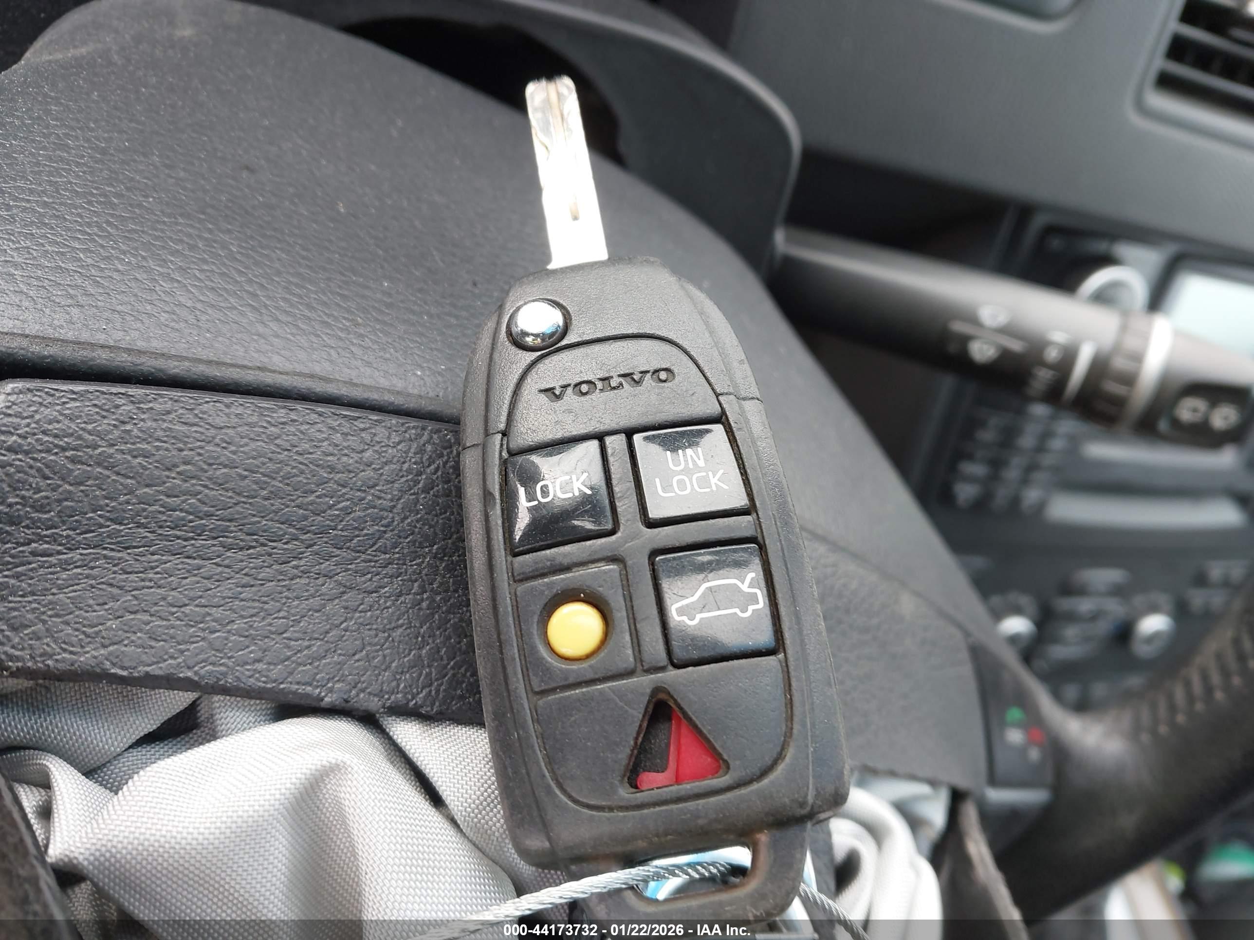 VOLVO XC90 image 11