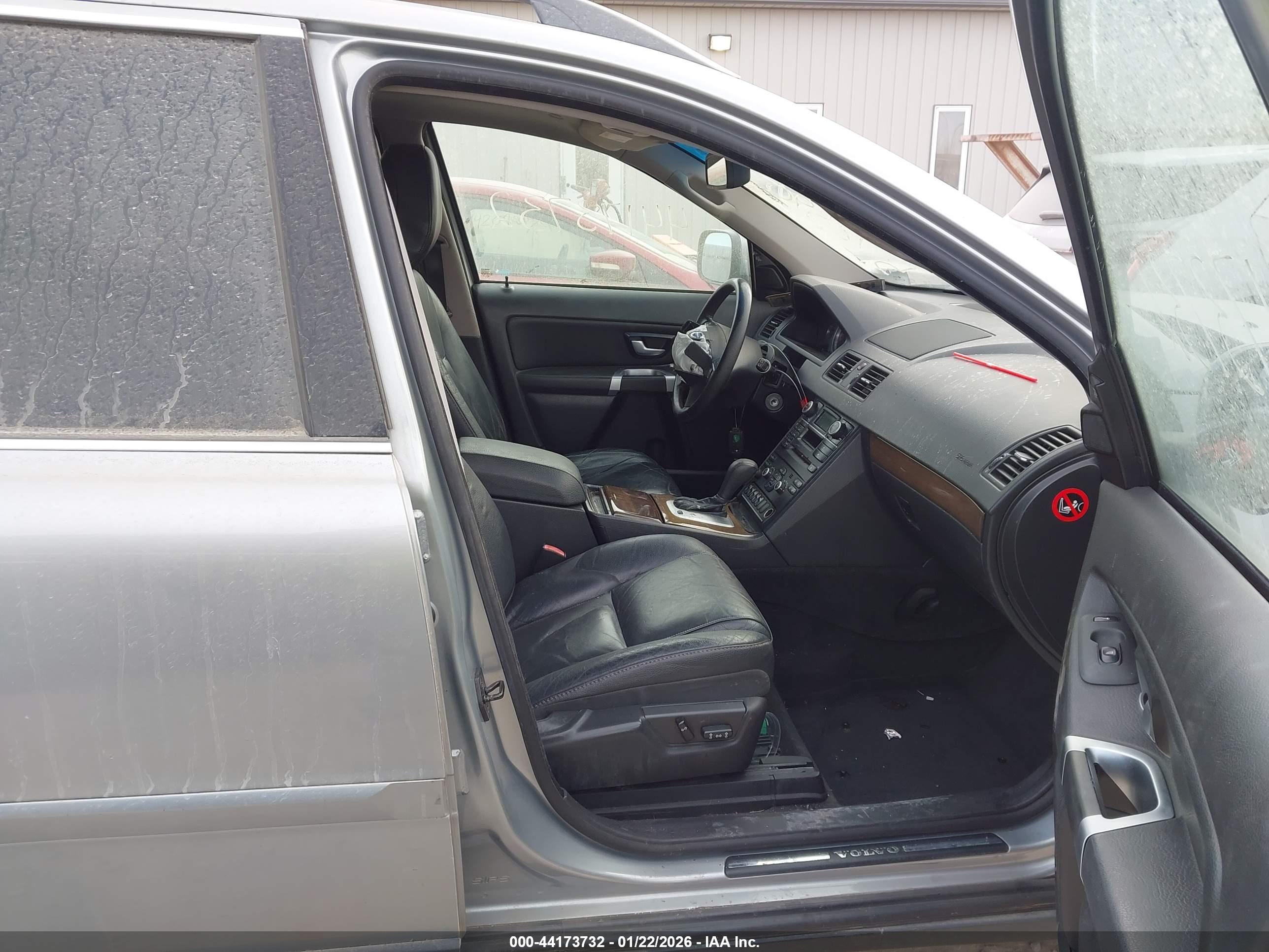 VOLVO XC90 image 5