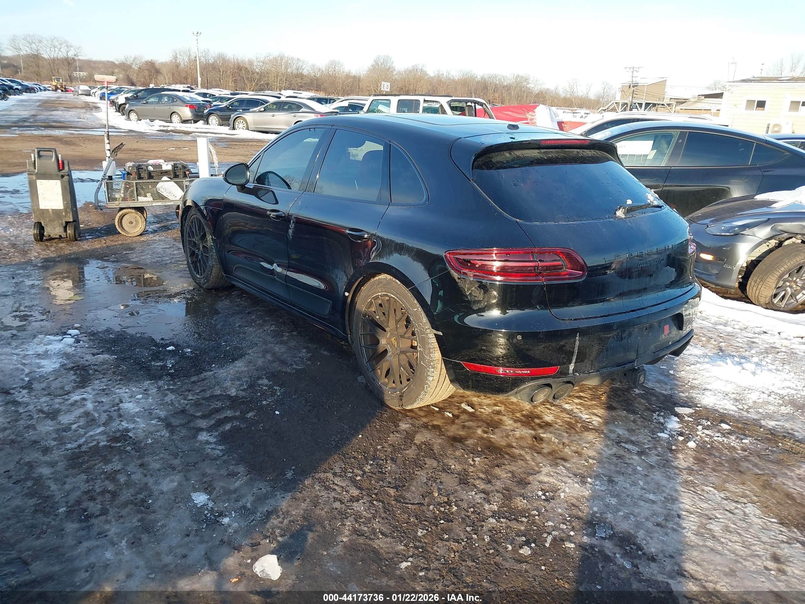 PORSCHE MACAN image 3
