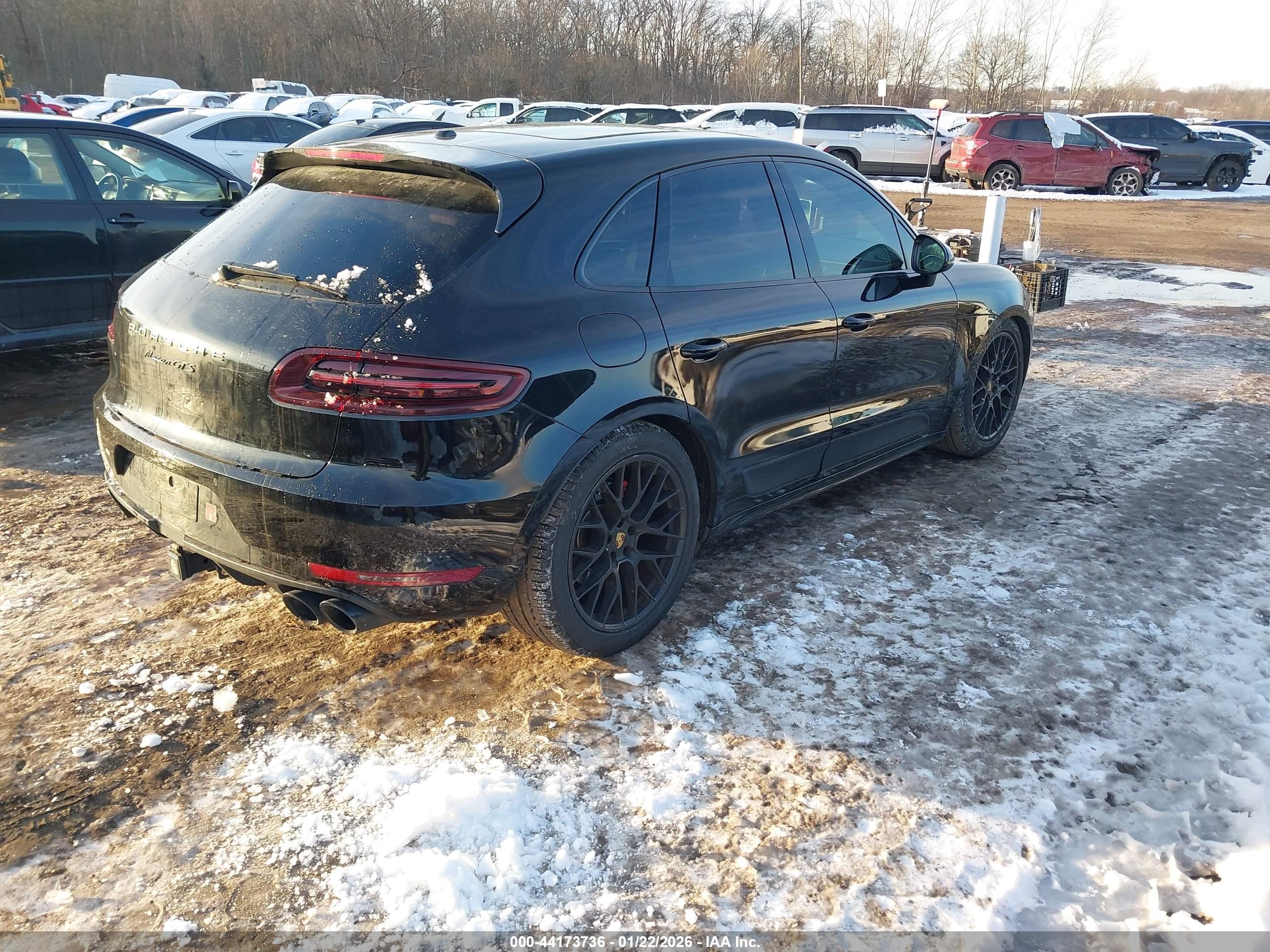 PORSCHE MACAN image 4