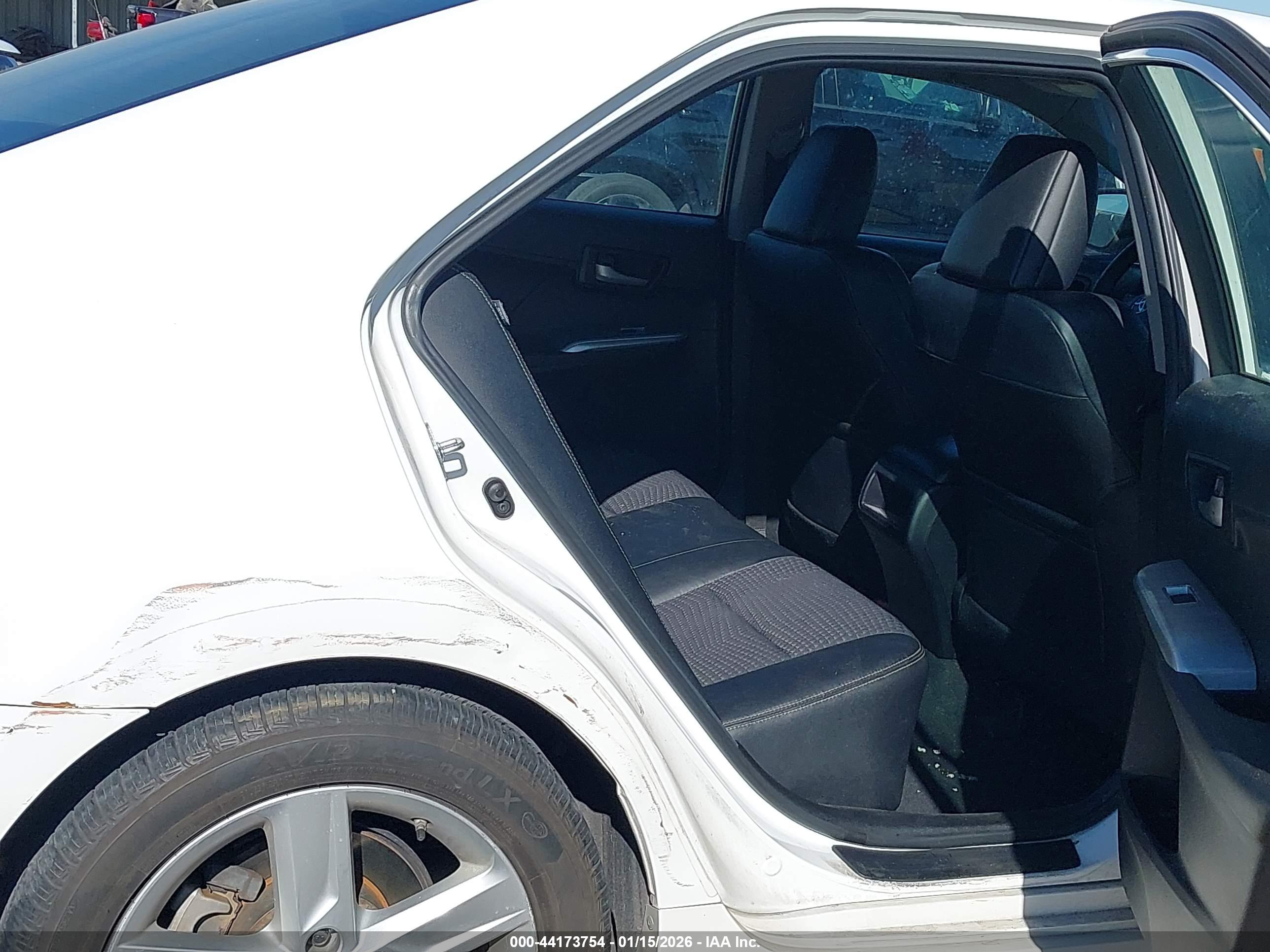 TOYOTA CAMRY image 8