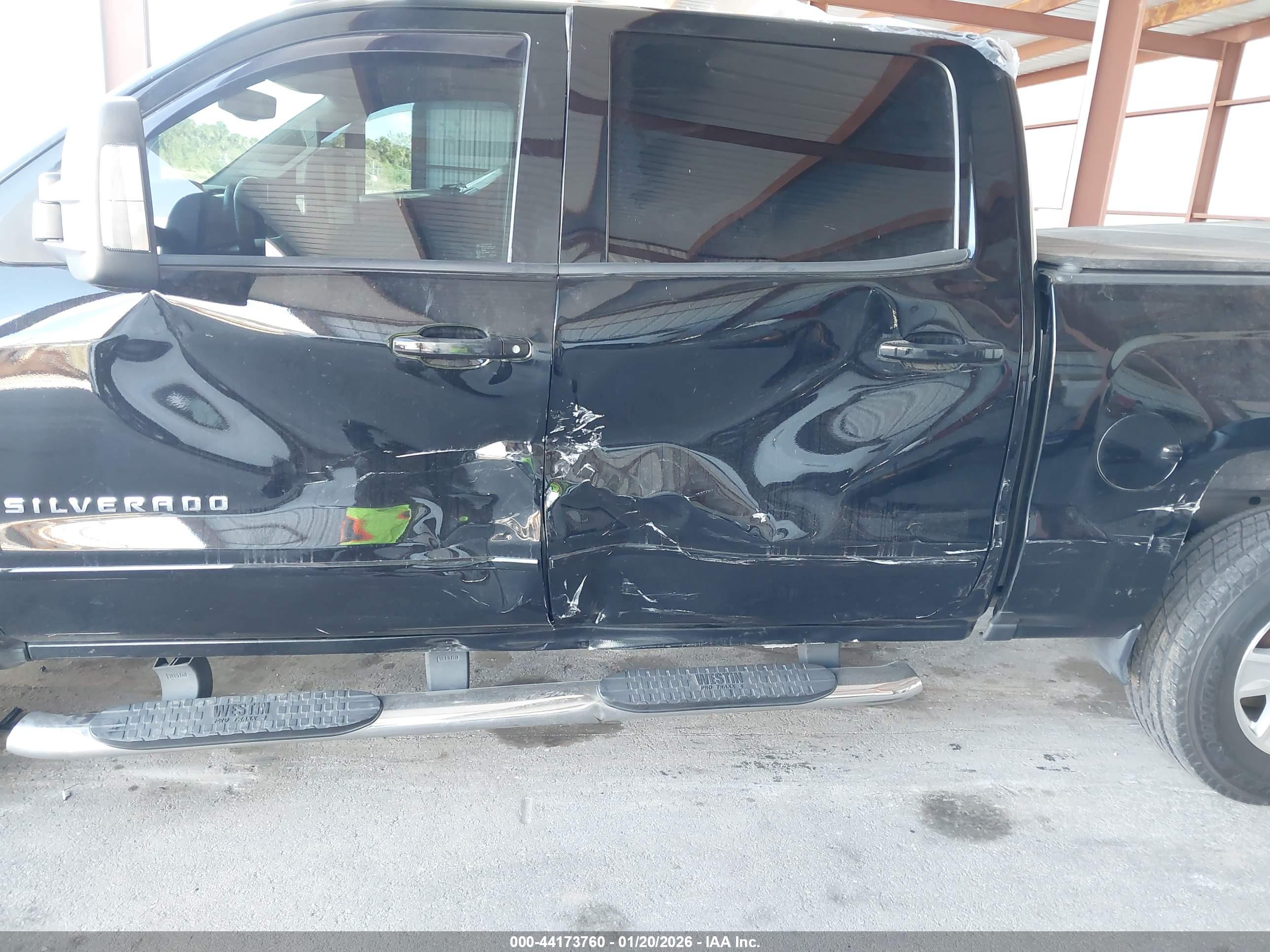 CHEVROLET SILVERADO image 6