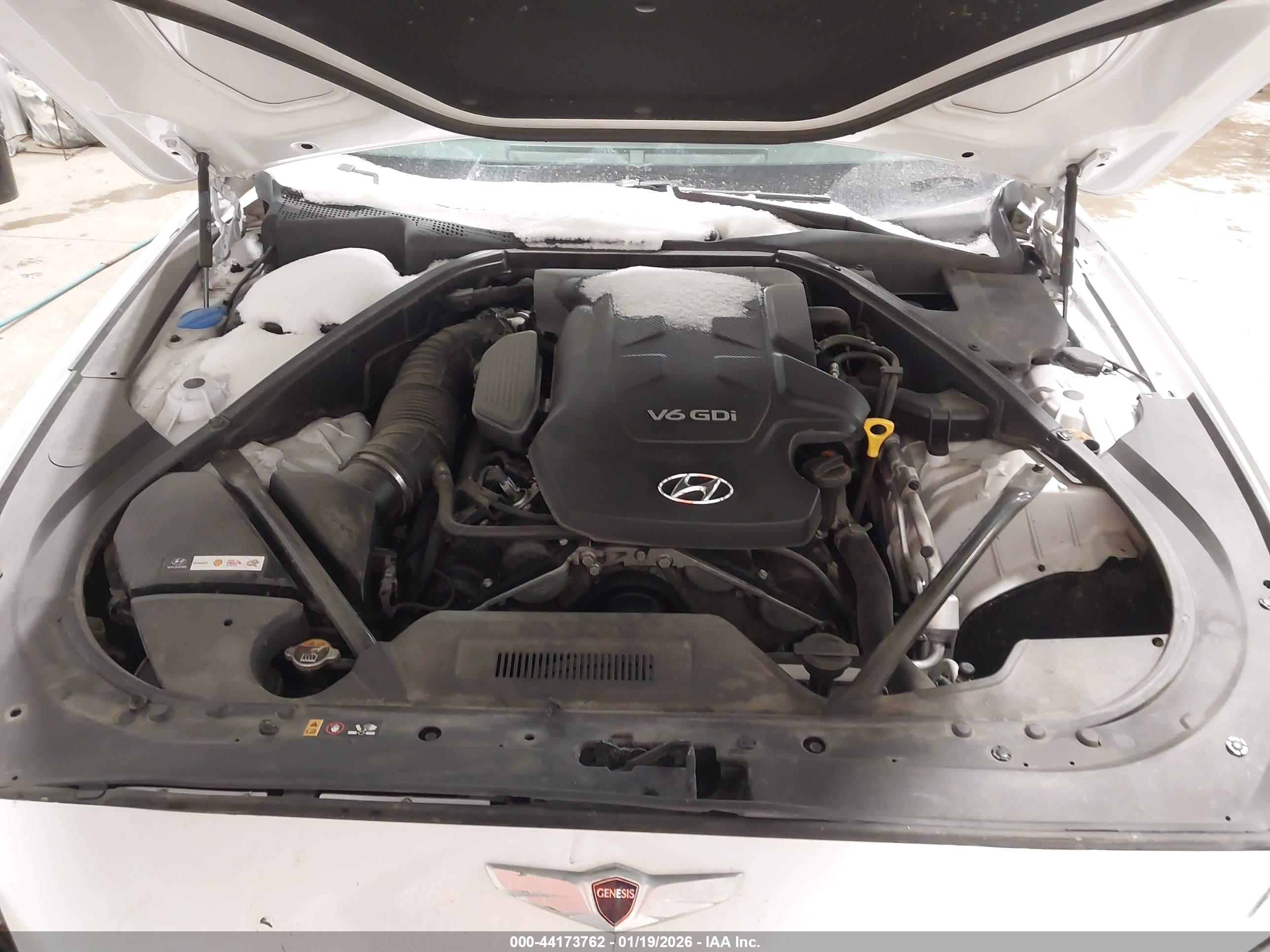 HYUNDAI GENESIS image 10