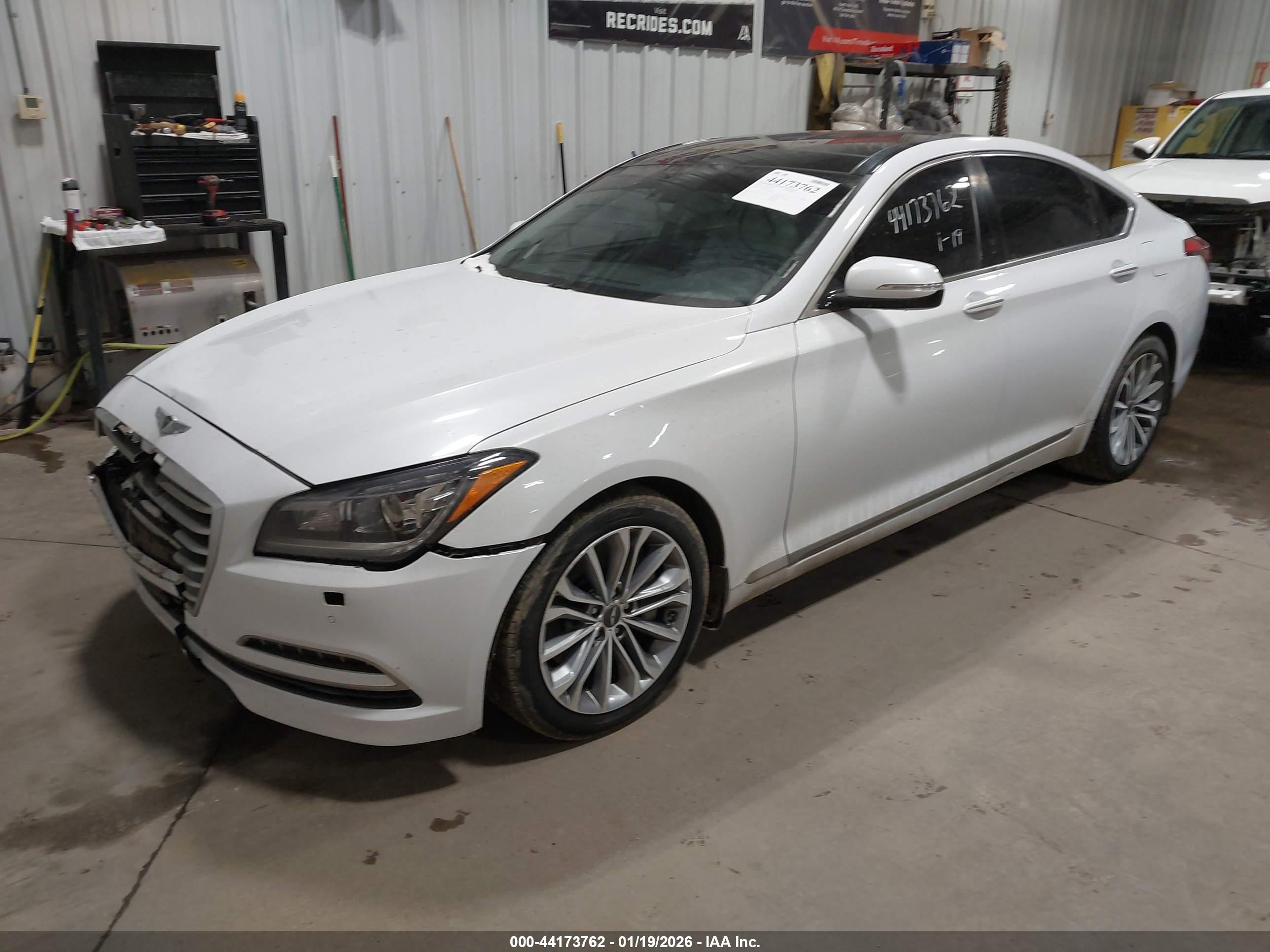 HYUNDAI GENESIS image 2