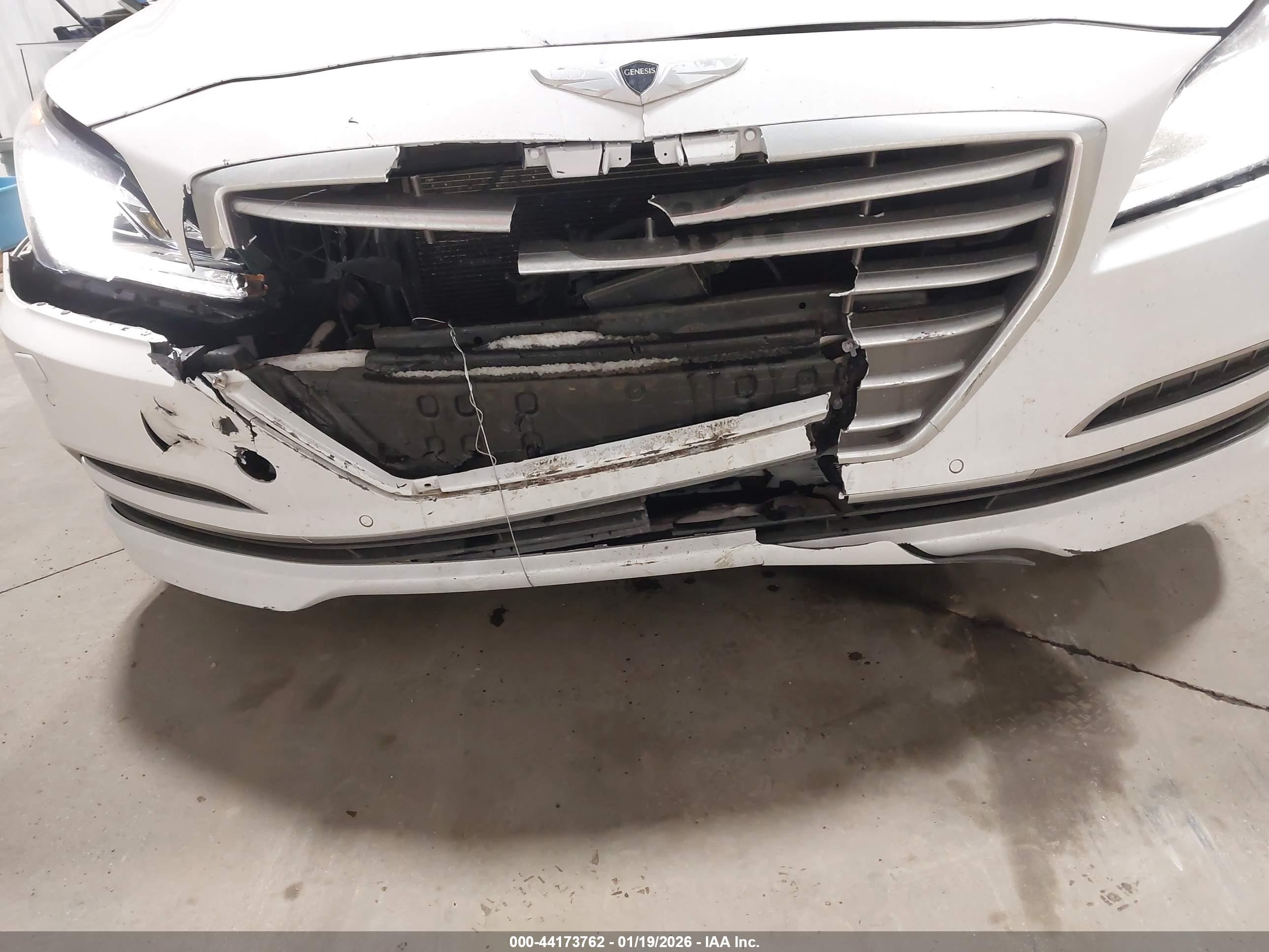 HYUNDAI GENESIS image 6