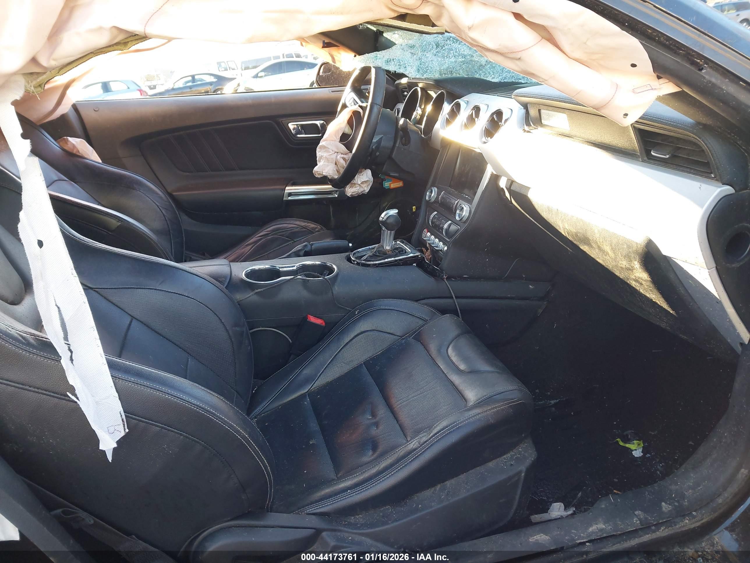 FORD MUSTANG image 5