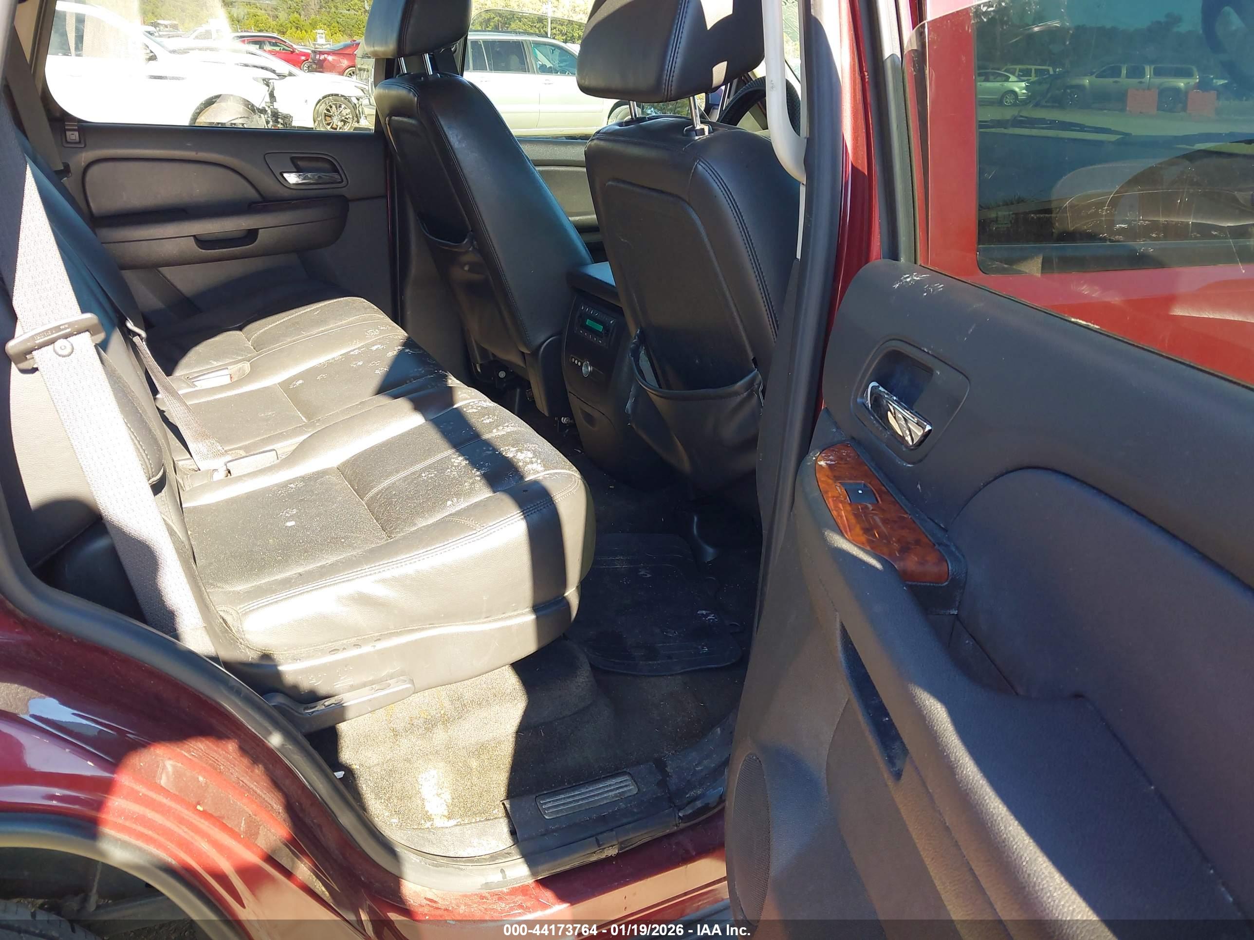 CHEVROLET TAHOE image 8