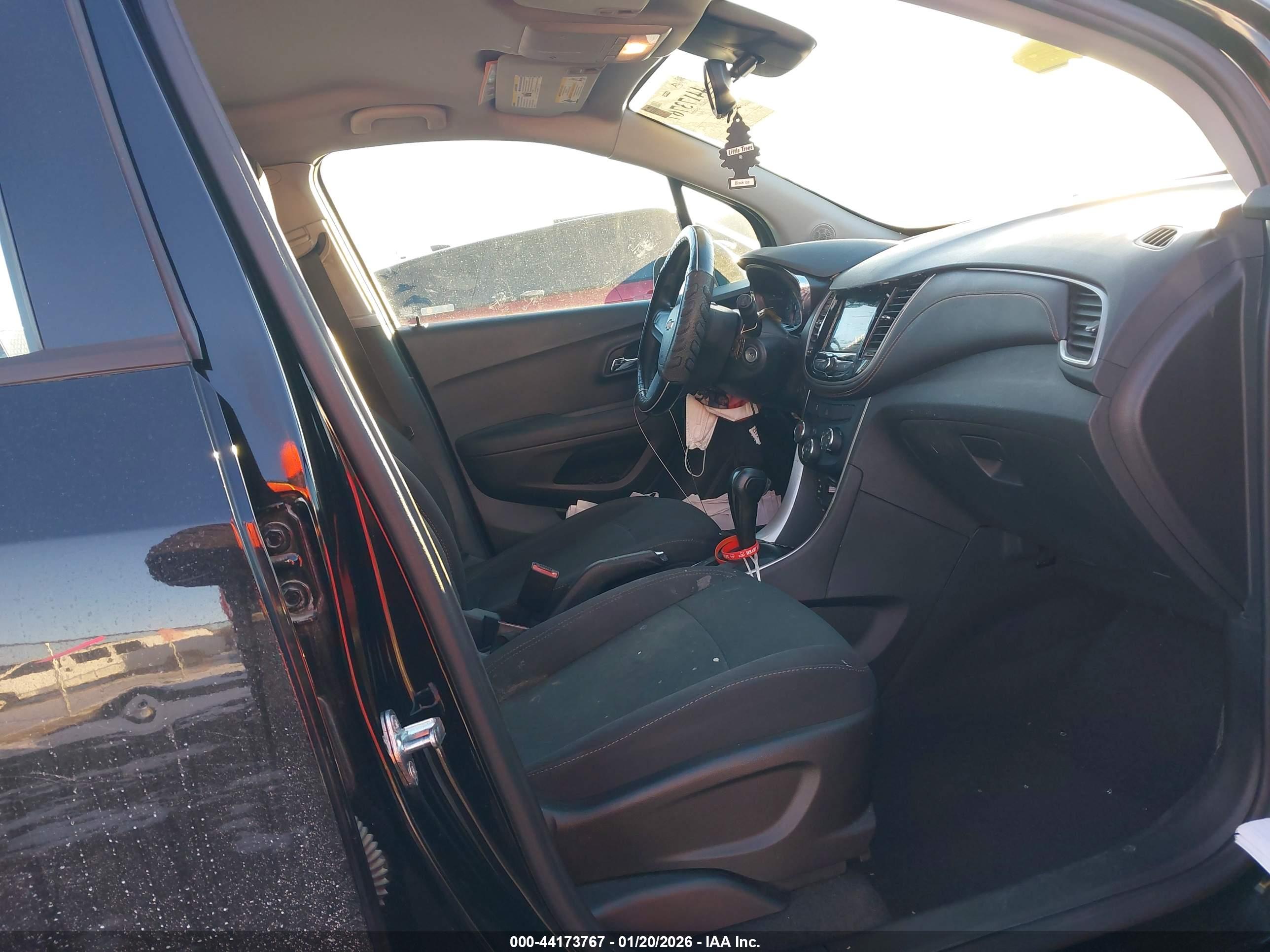 CHEVROLET TRAX image 5