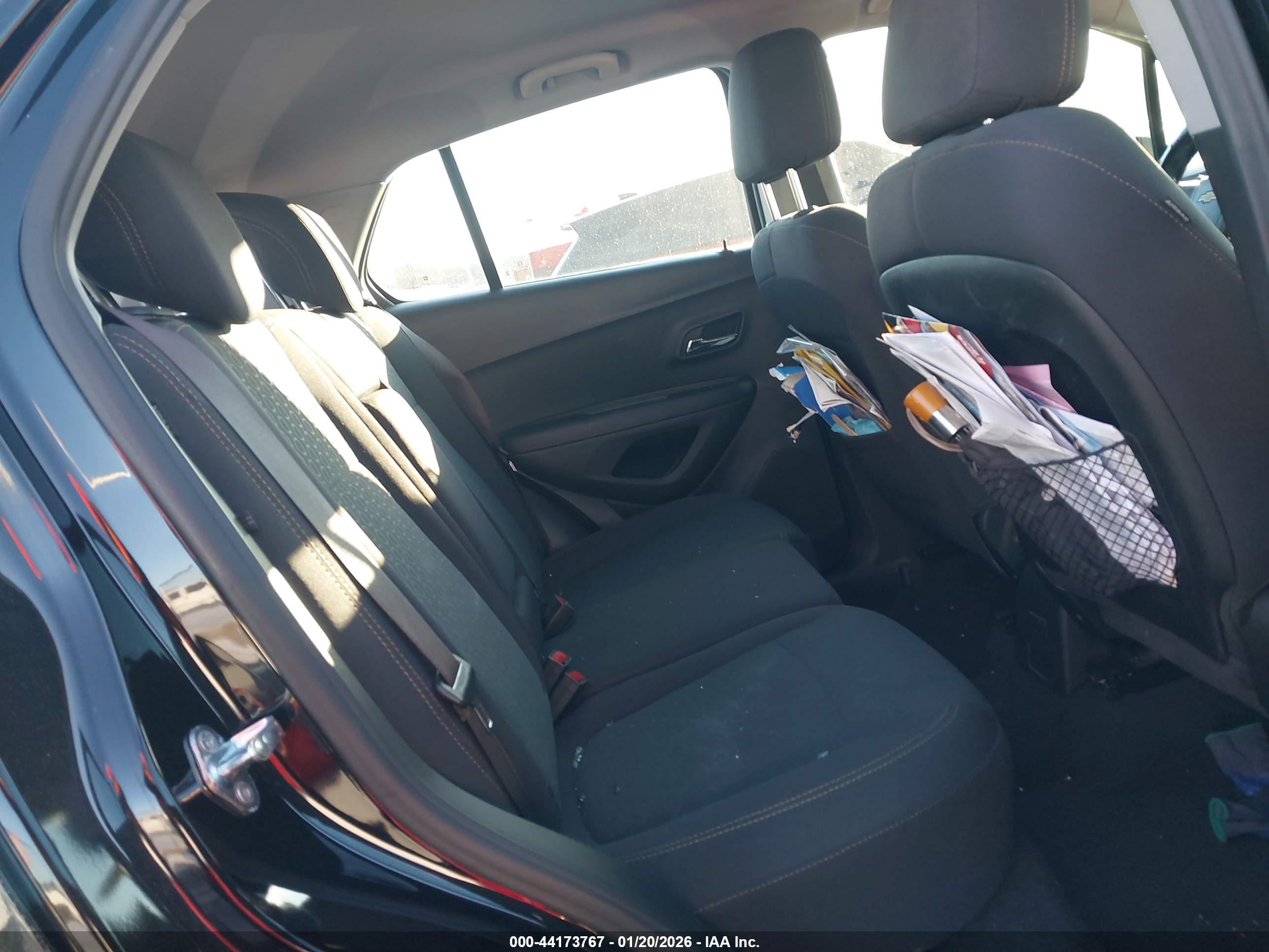 CHEVROLET TRAX image 8