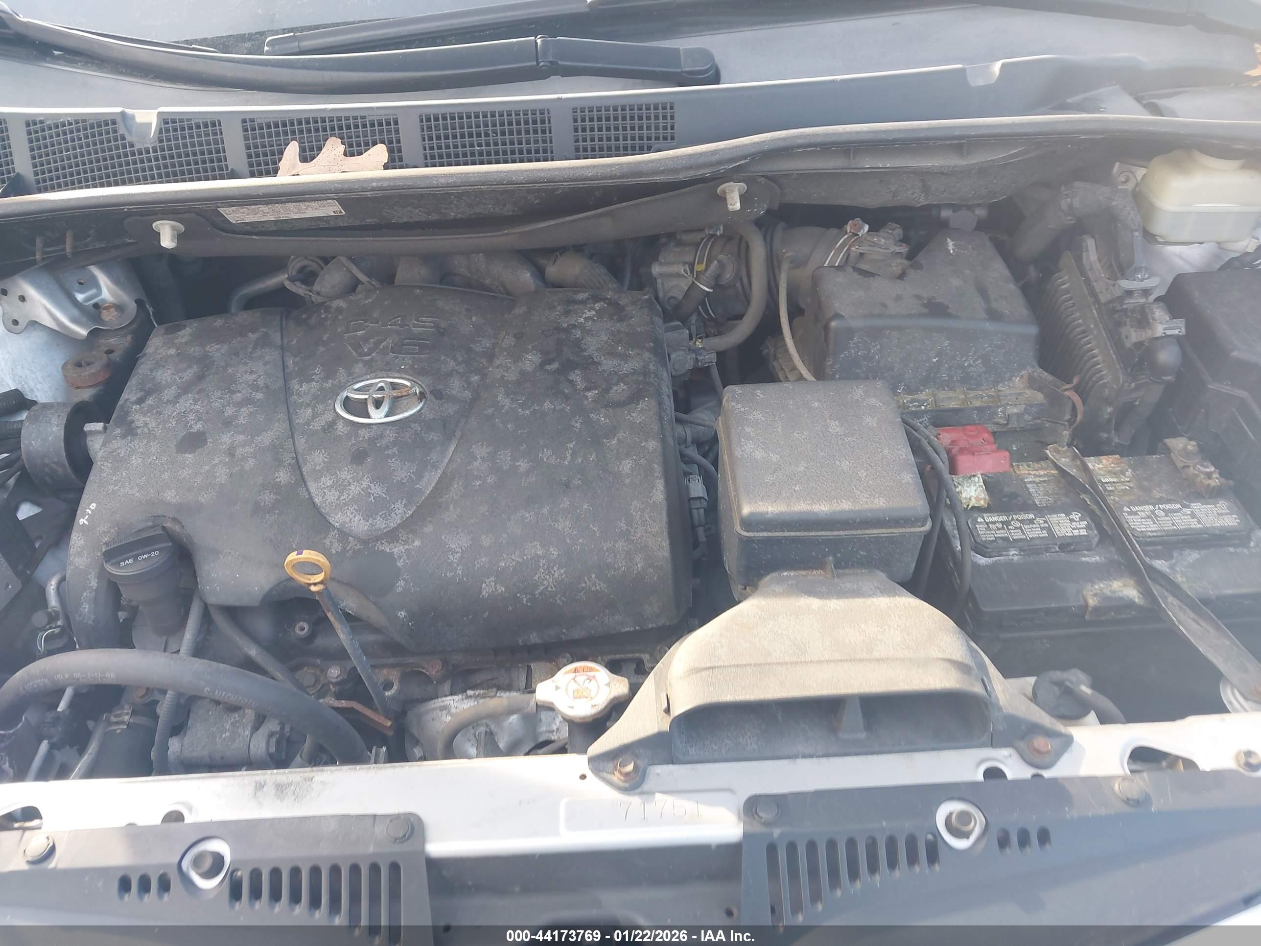 TOYOTA SIENNA image 10