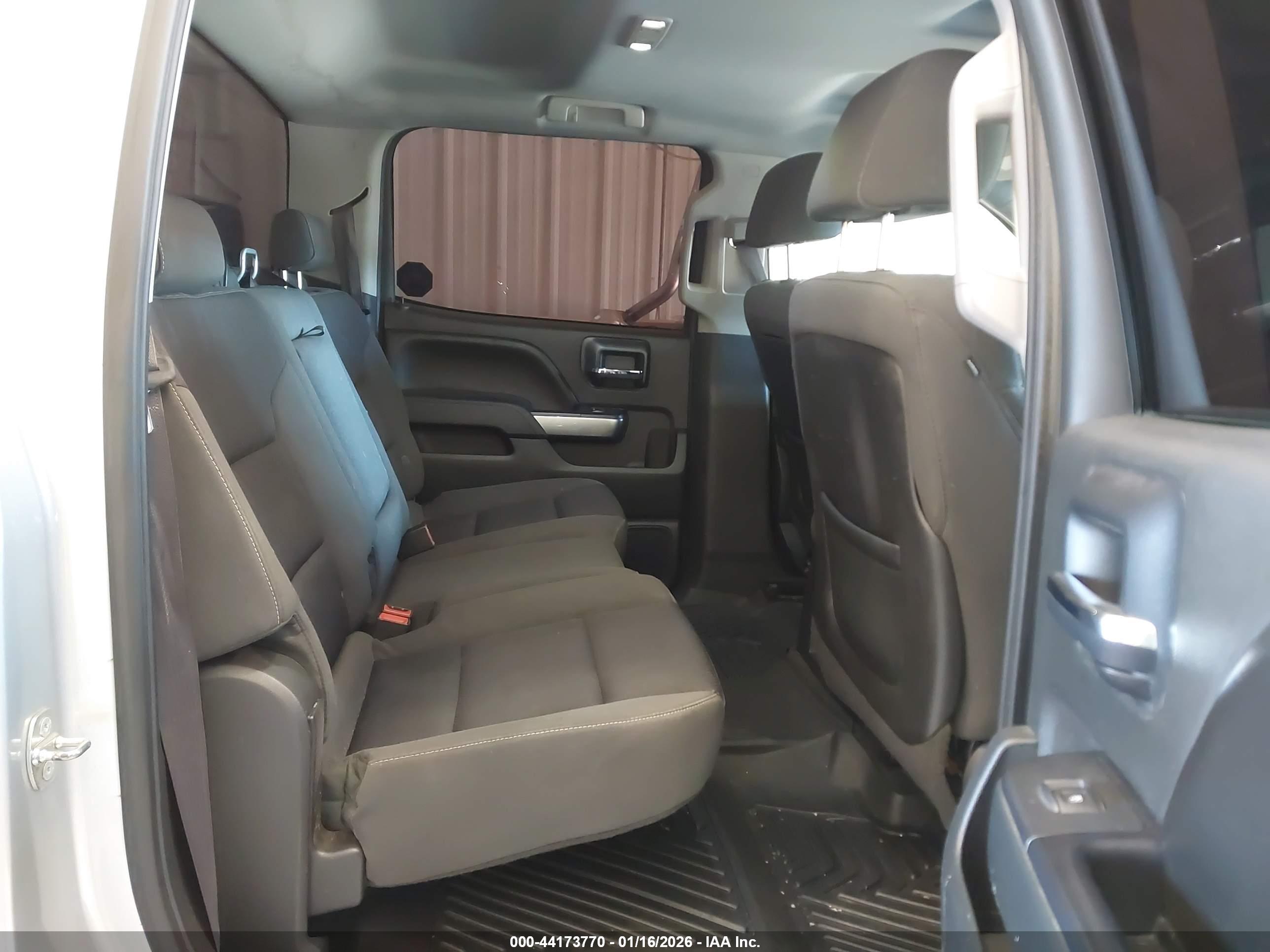 CHEVROLET SILVERADO image 8