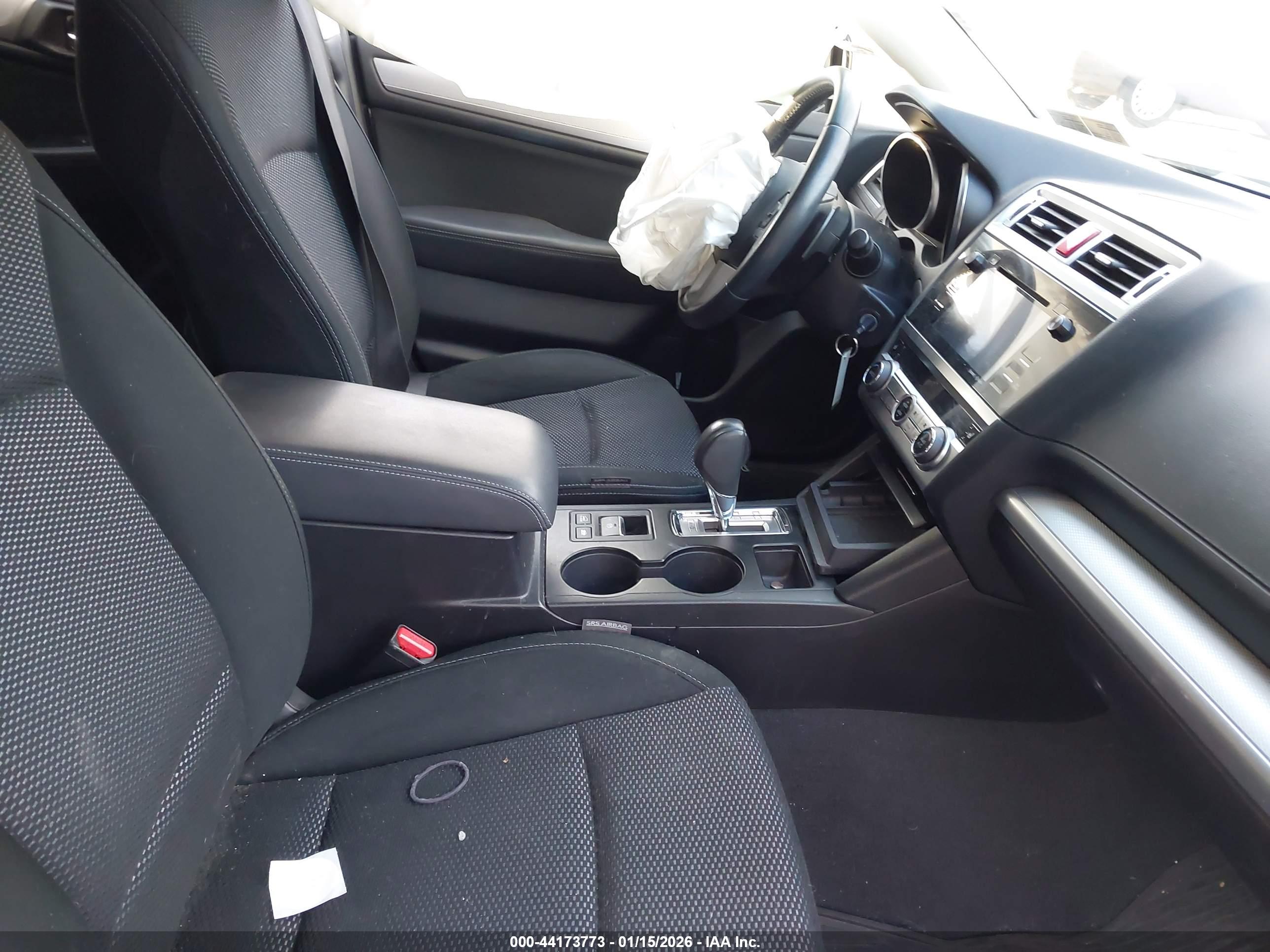 SUBARU OUTBACK image 5