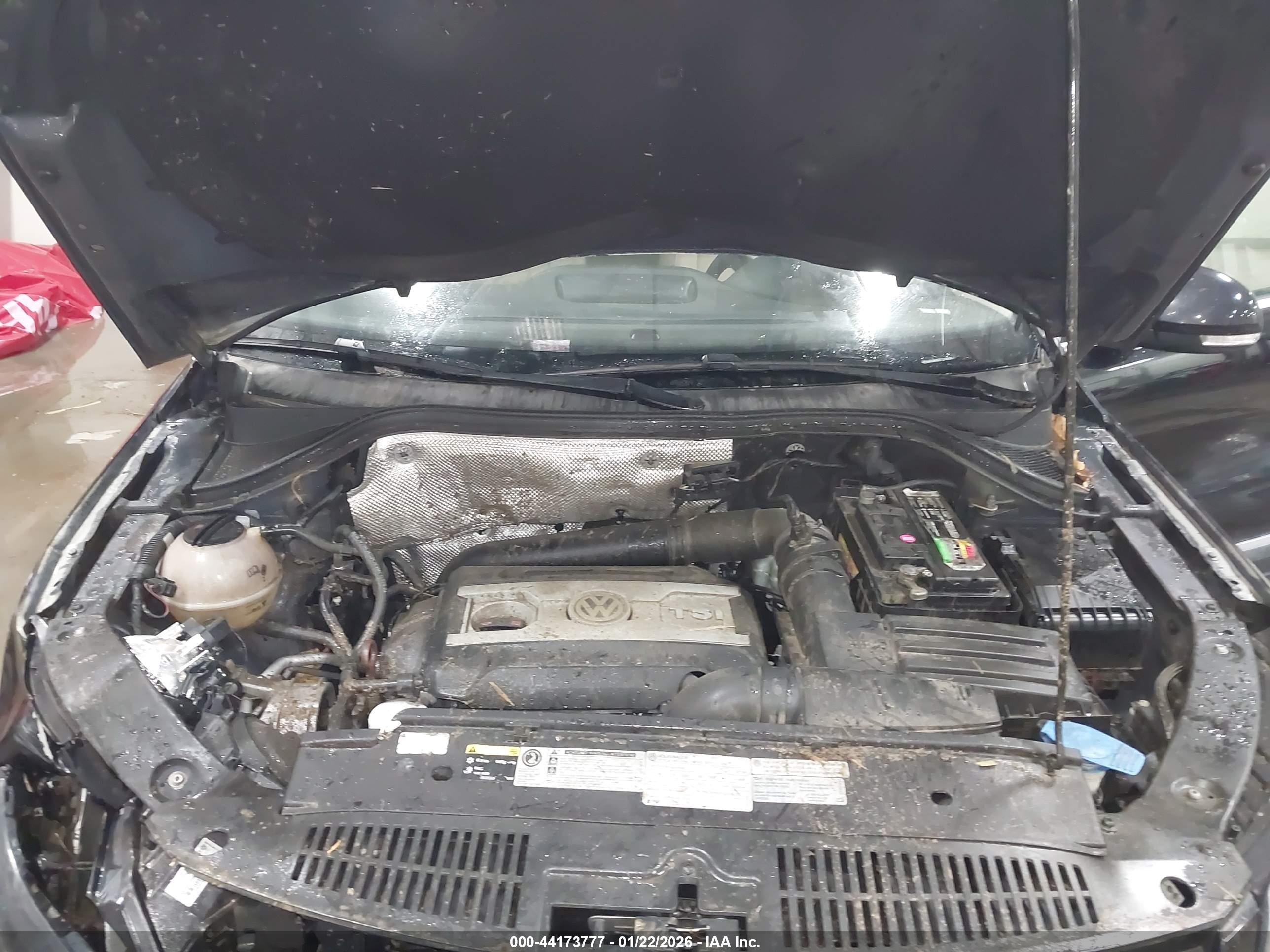 VOLKSWAGEN TIGUAN image 10