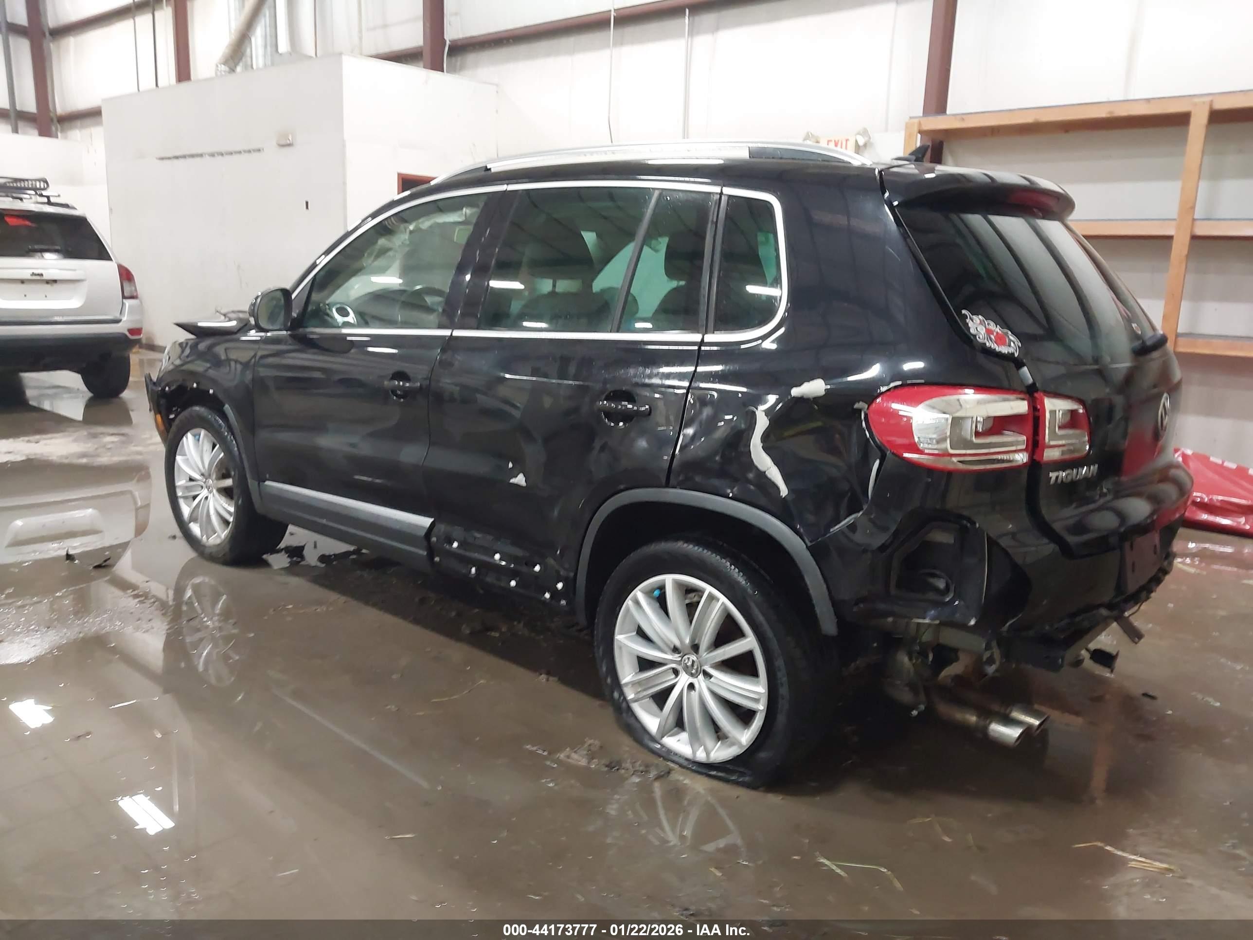 VOLKSWAGEN TIGUAN image 3