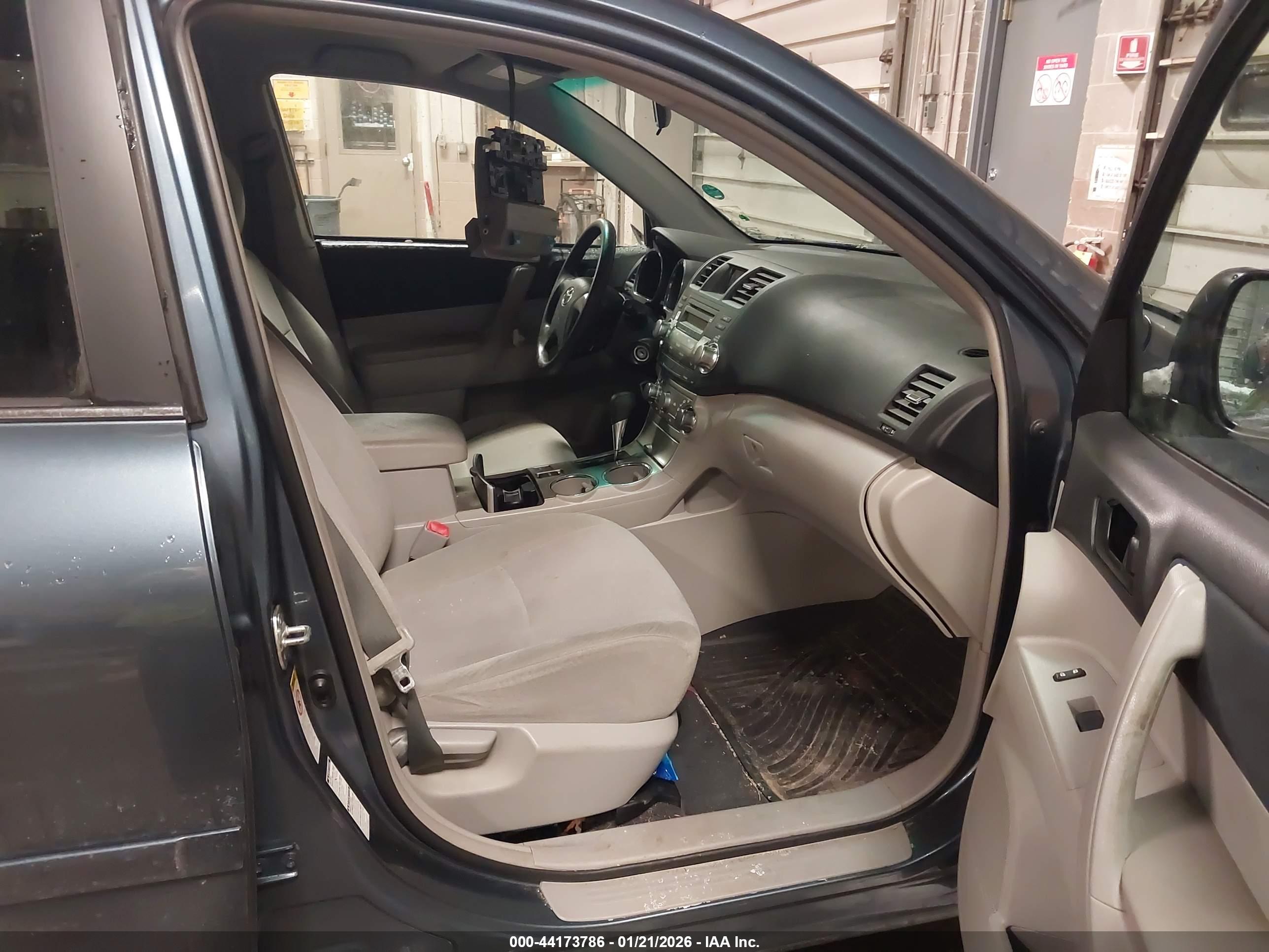 TOYOTA HIGHLANDER image 5