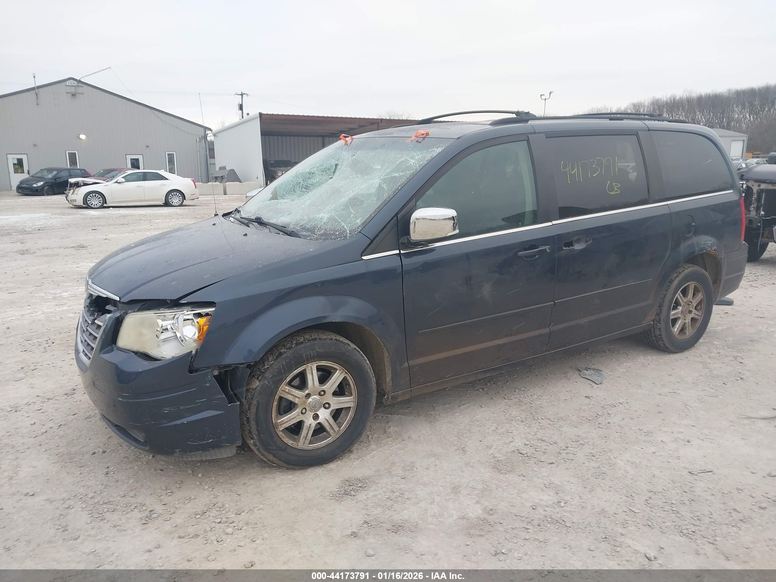 CHRYSLER TOWN image 2