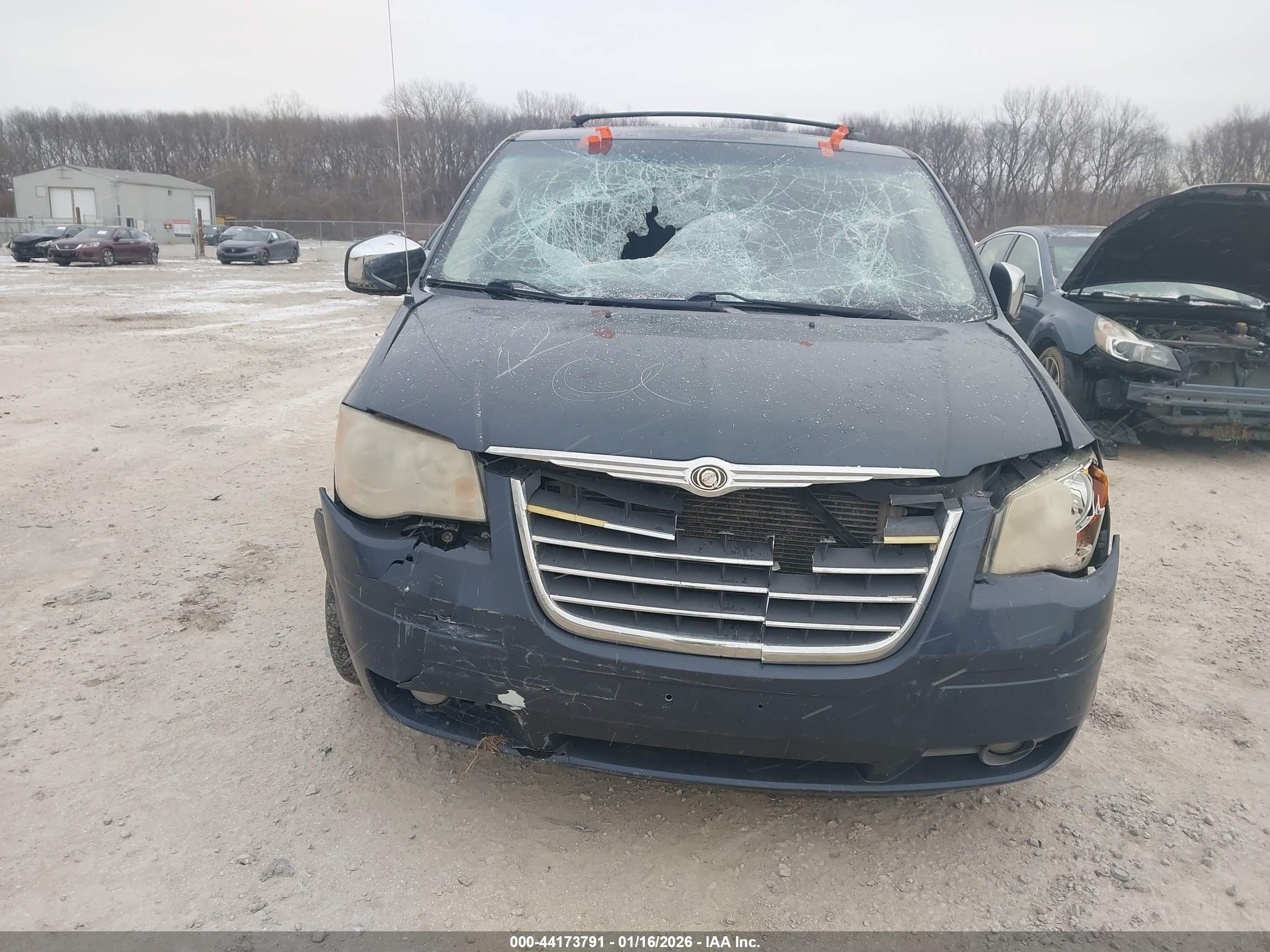 CHRYSLER TOWN image 6