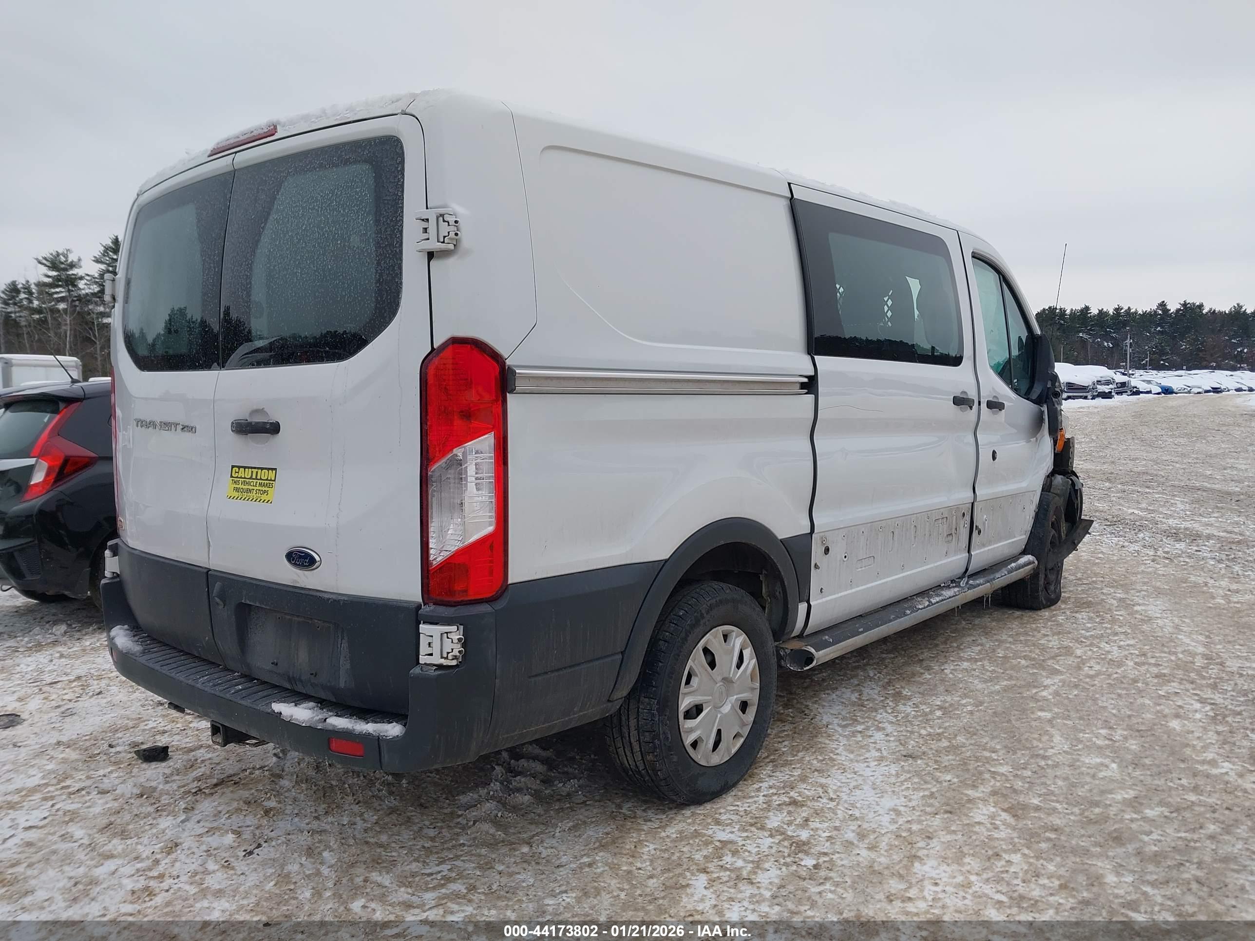 FORD TRANSIT-250 image 4