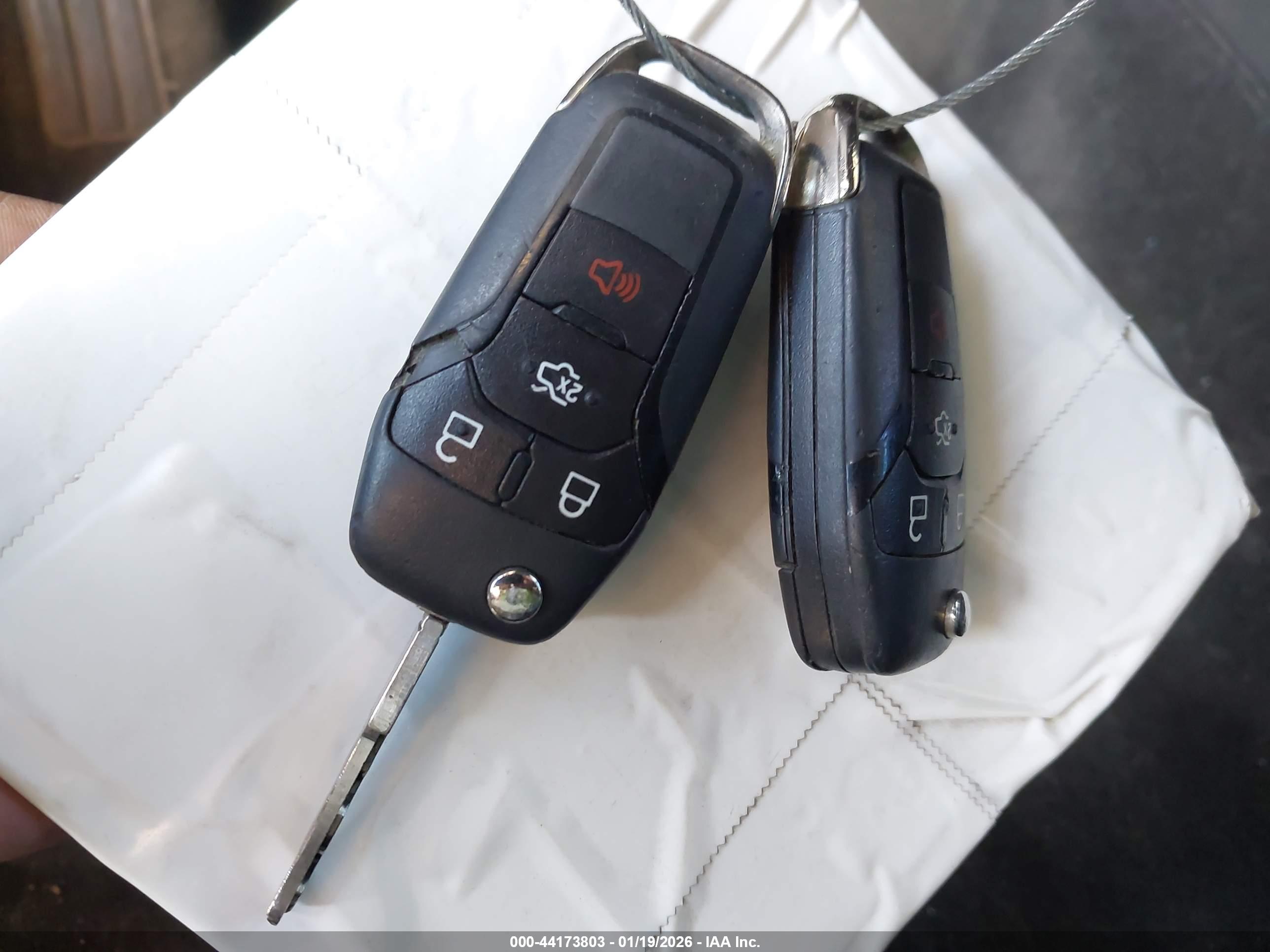 FORD FUSION image 11