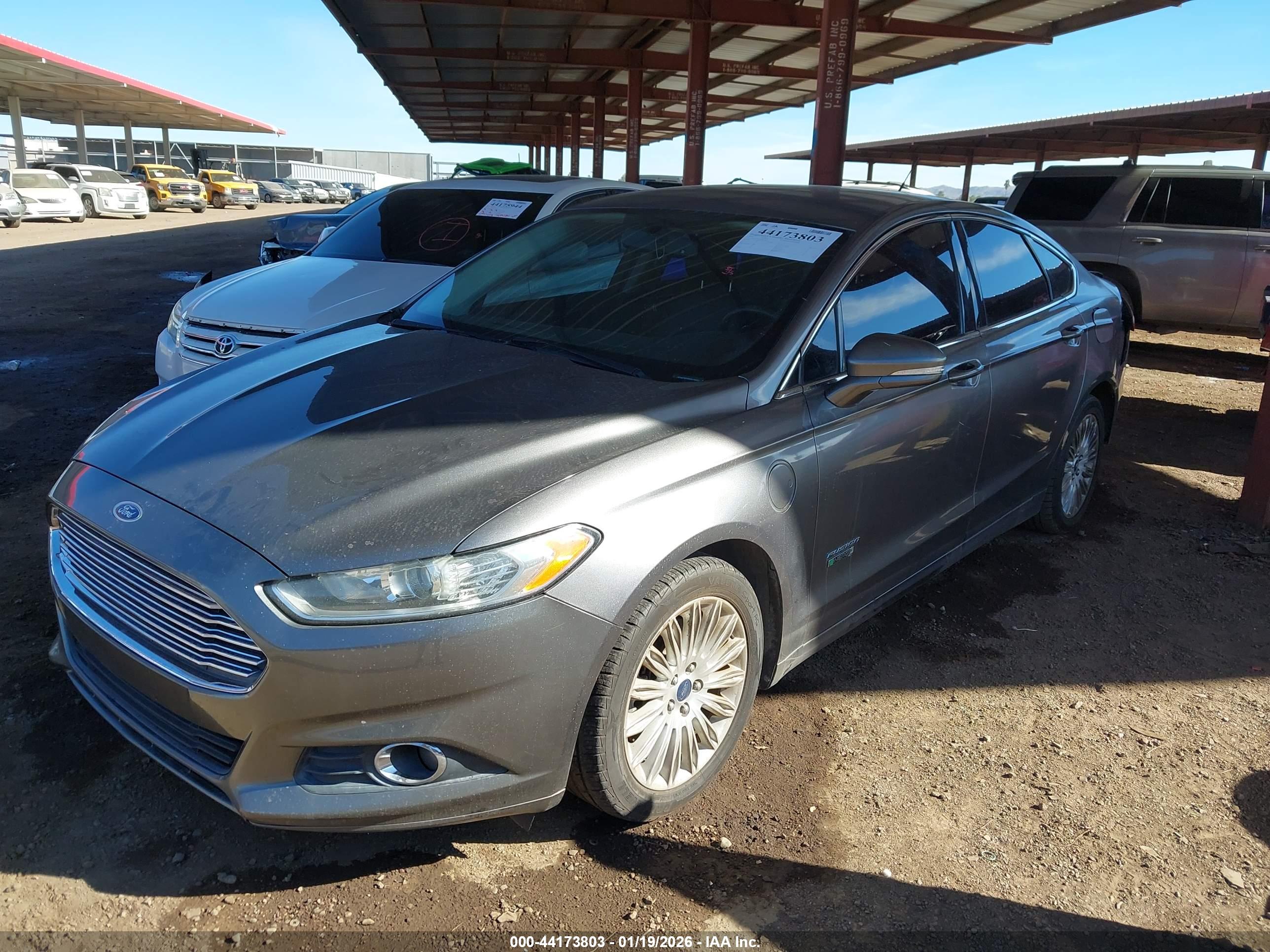 FORD FUSION image 2