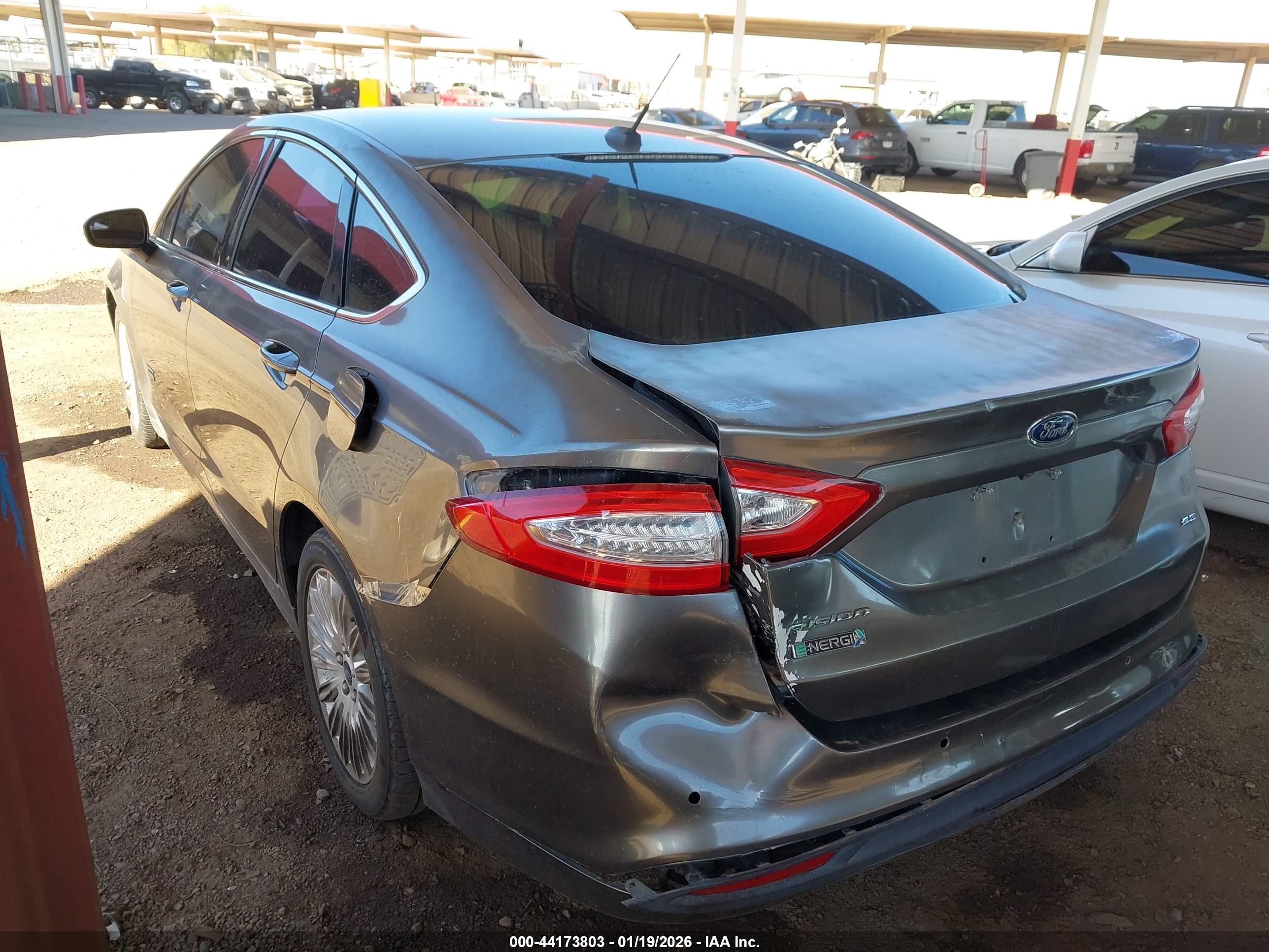 FORD FUSION image 3