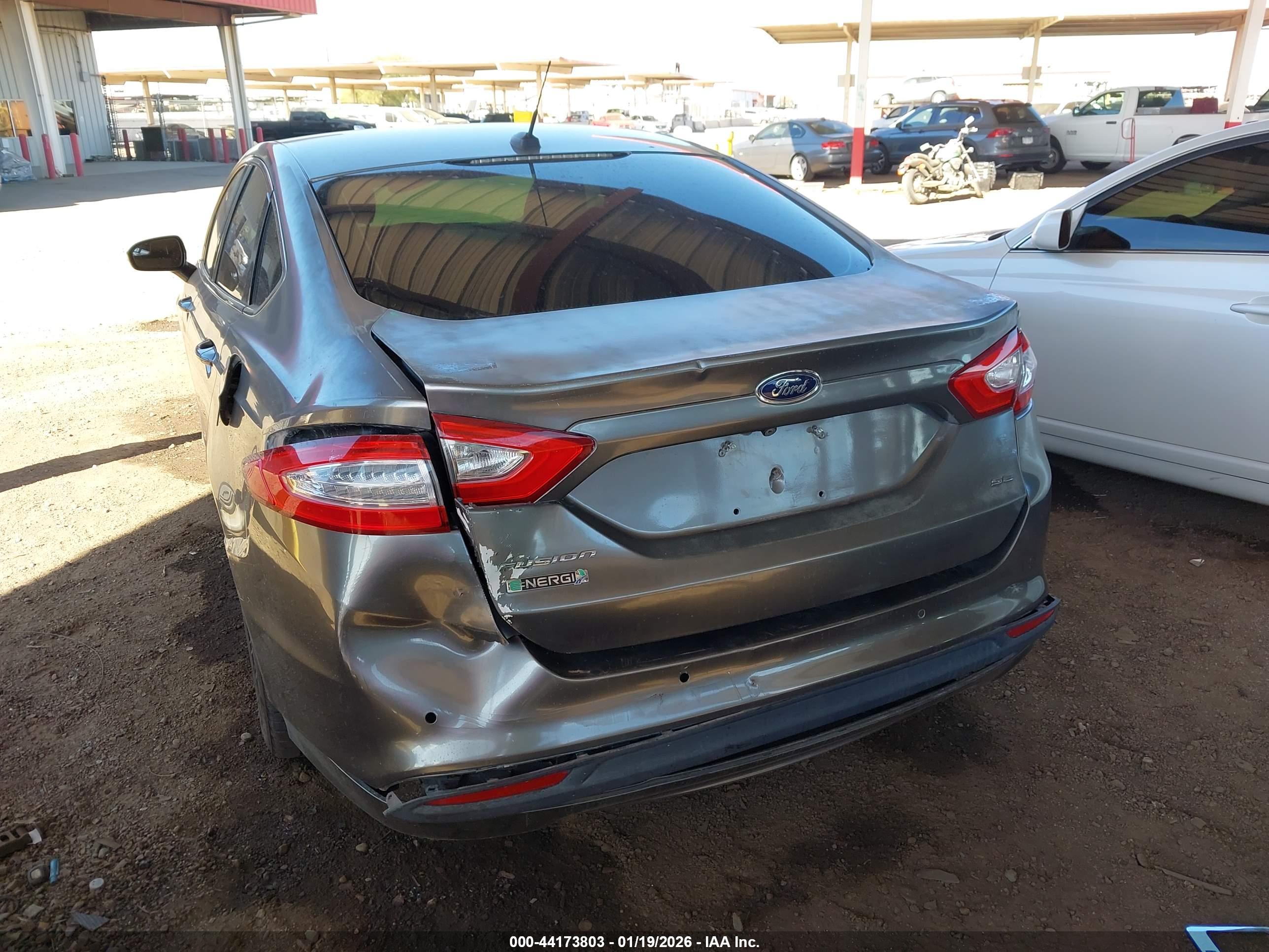 FORD FUSION image 6
