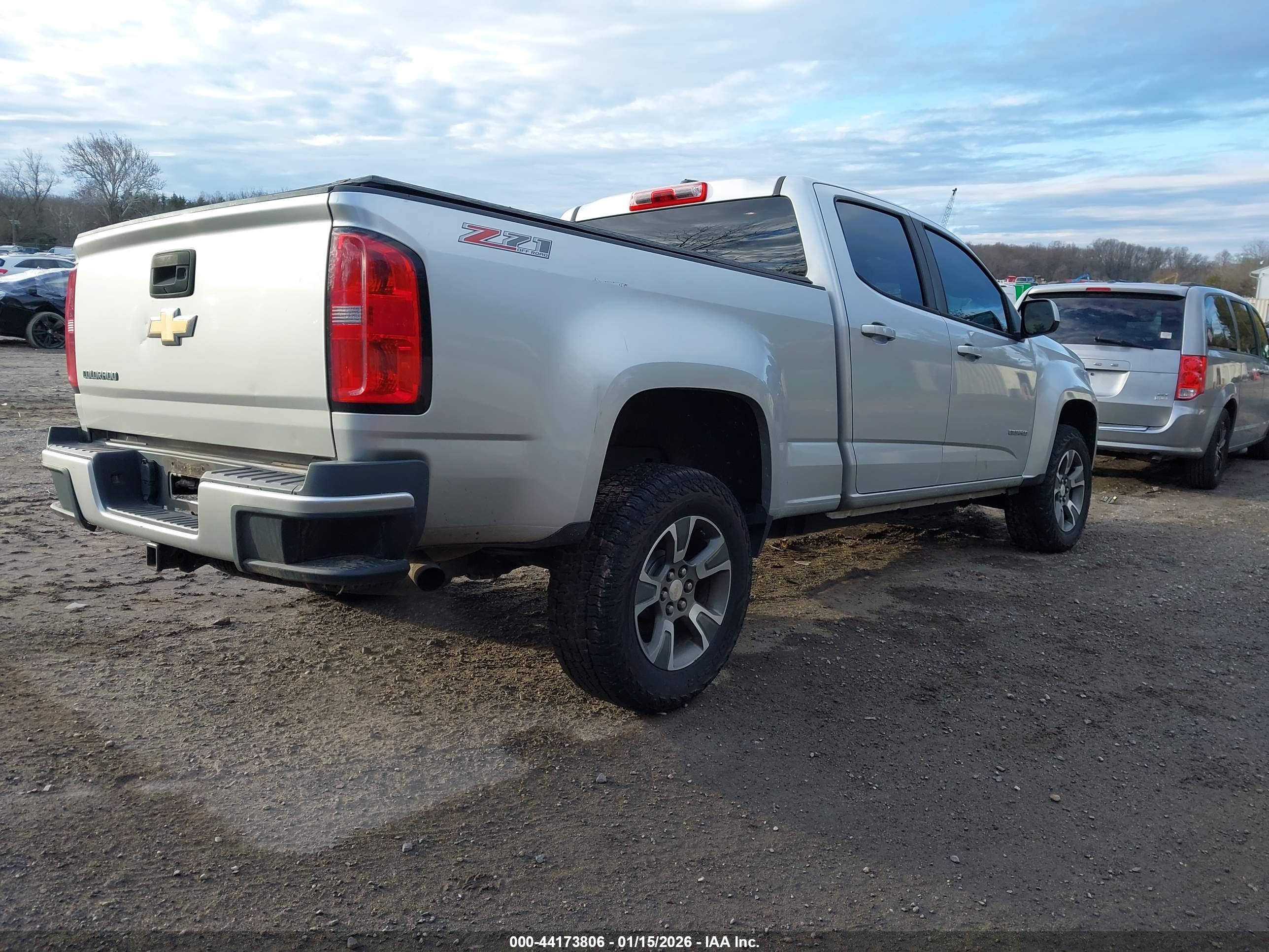 CHEVROLET COLORADO image 4