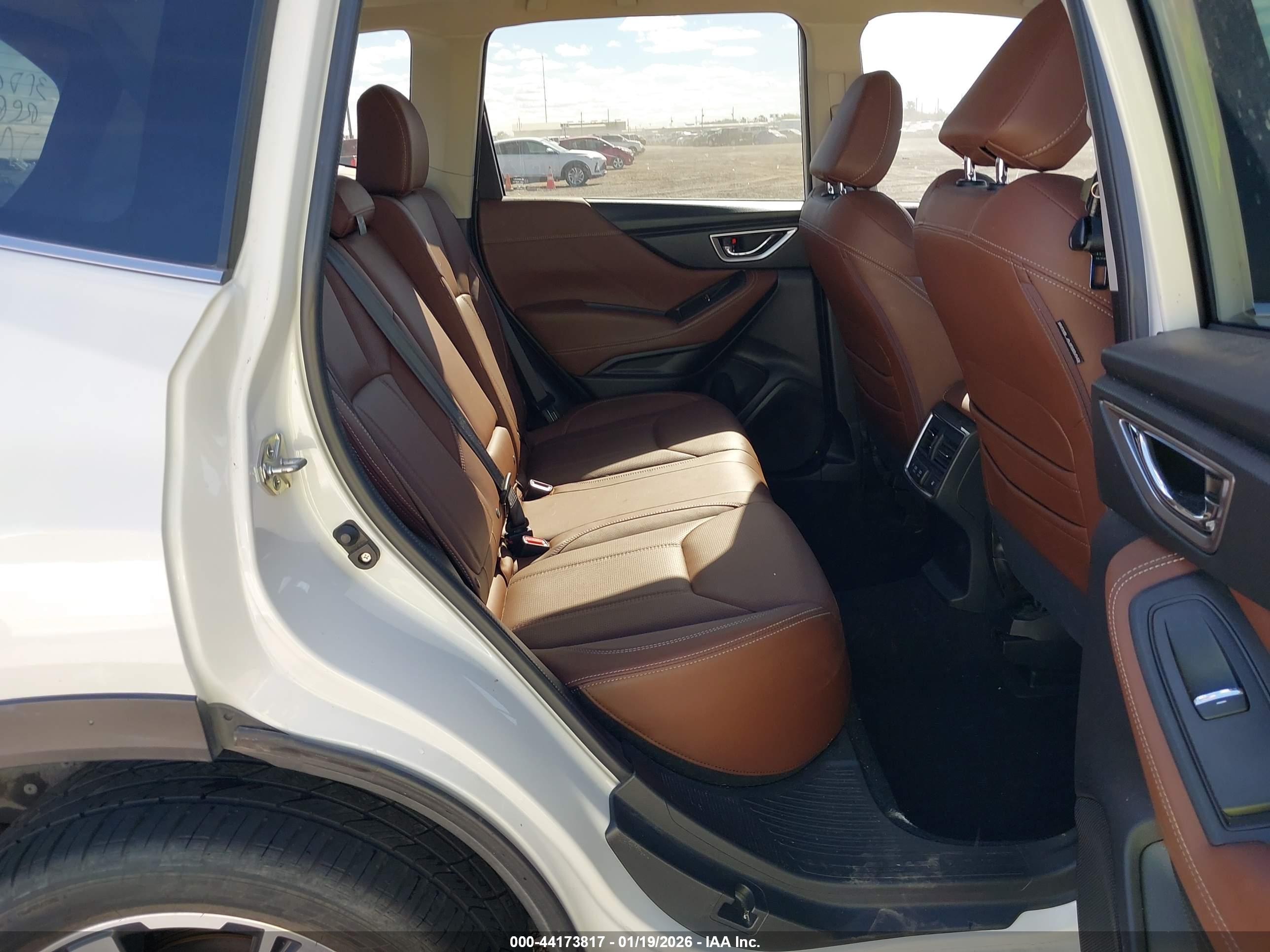 SUBARU FORESTER image 8