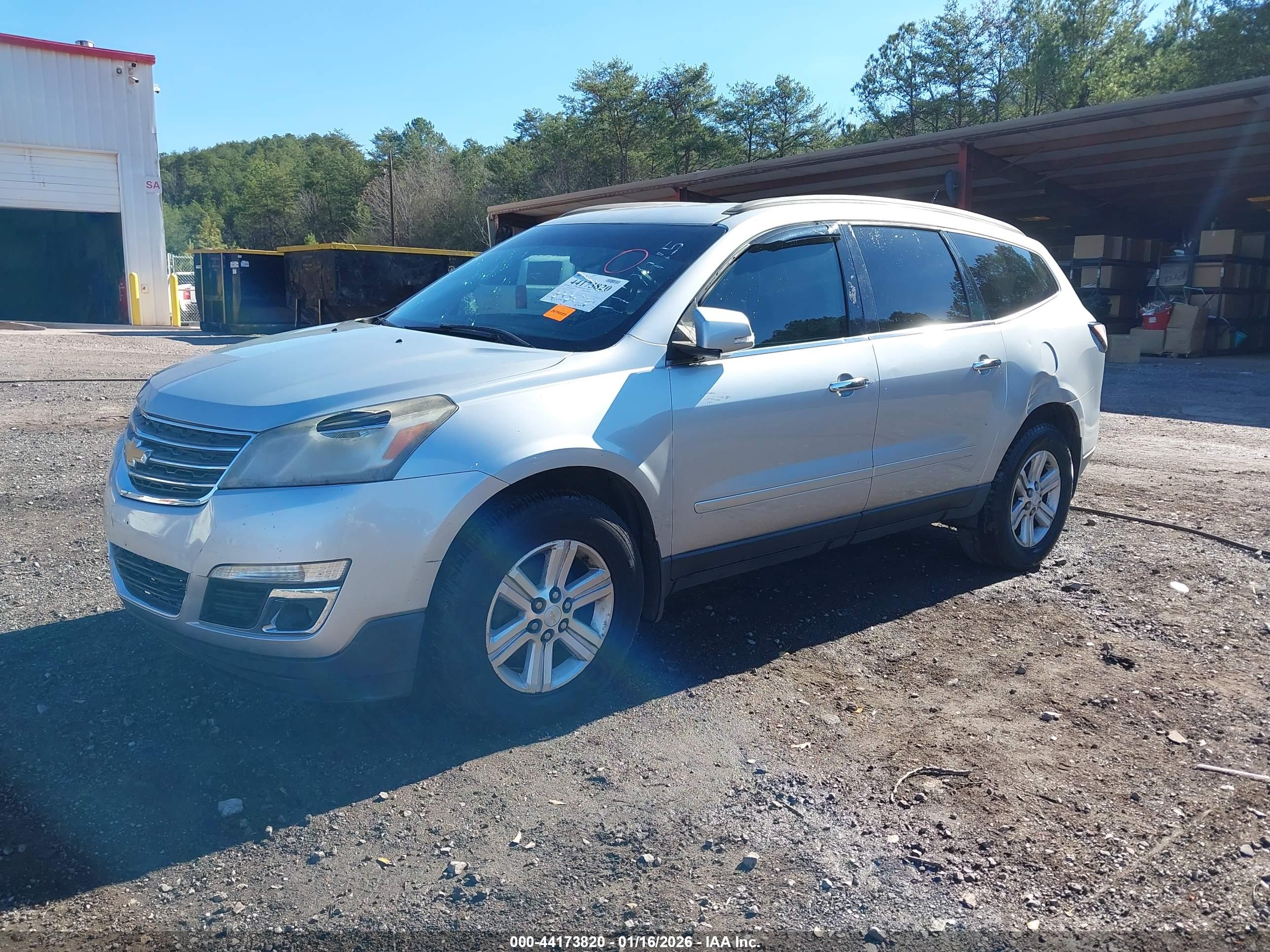 CHEVROLET TRAVERSE image 2