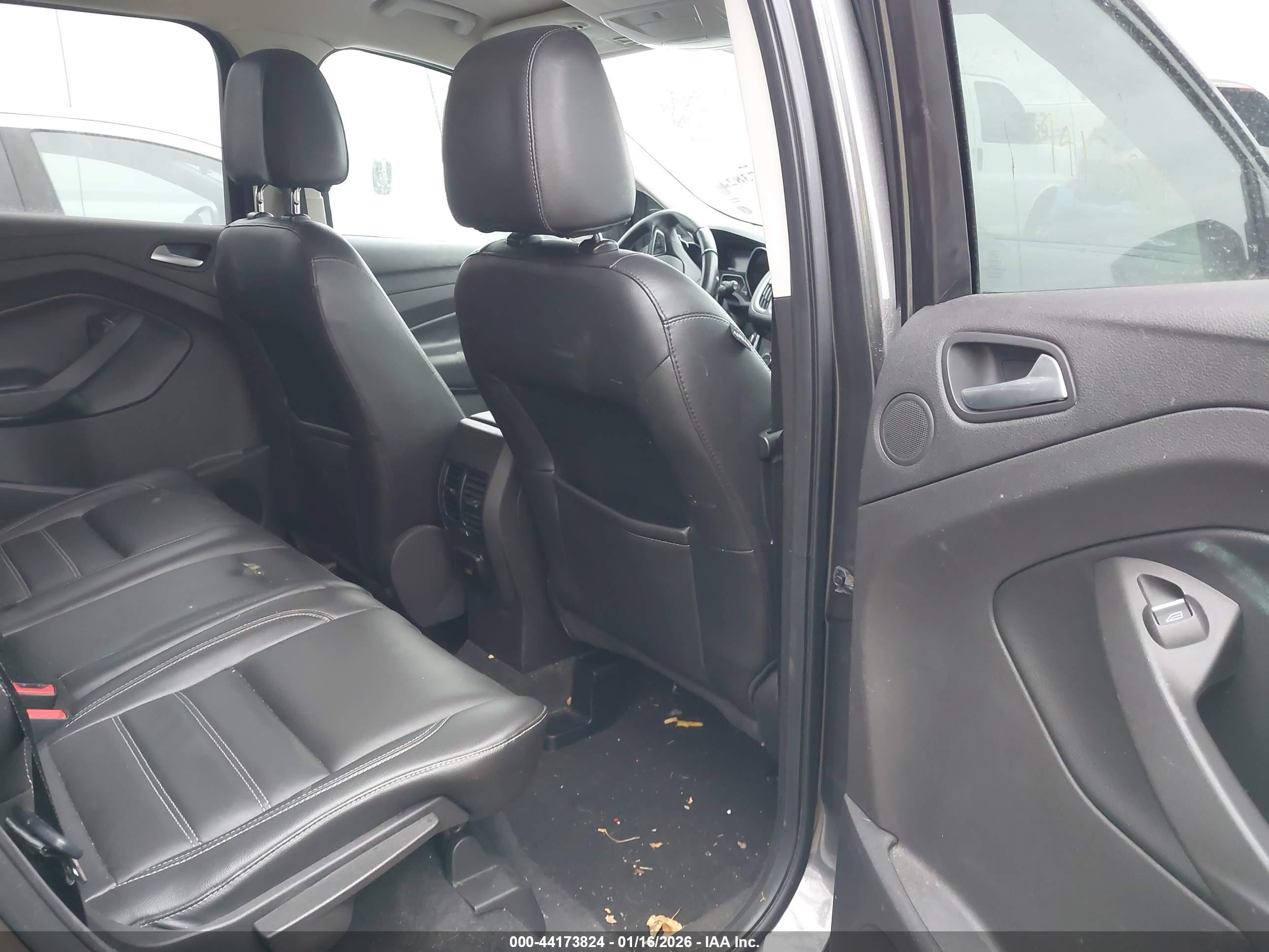 FORD ESCAPE image 8