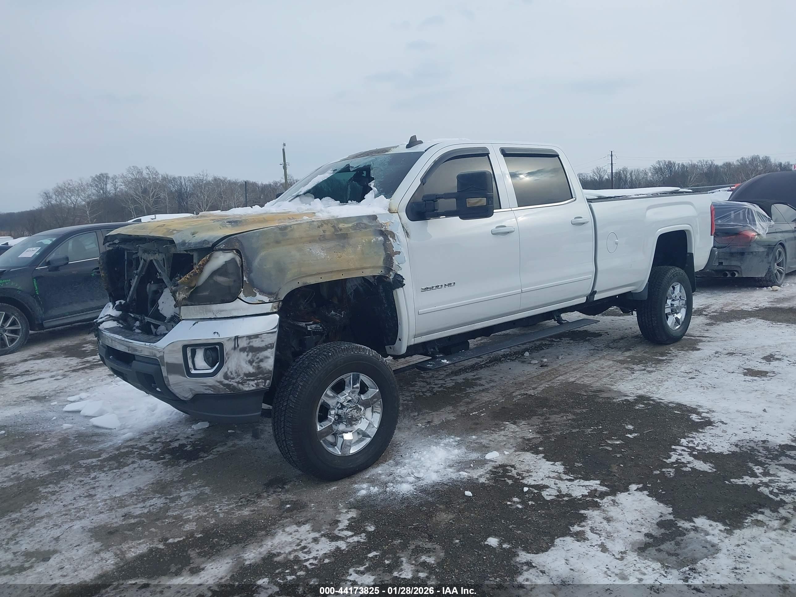 GMC SIERRA image 2