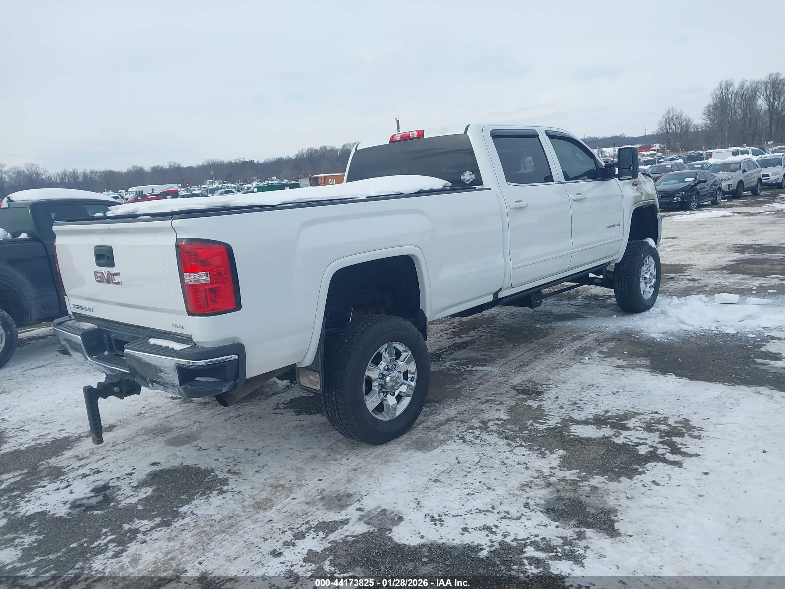 GMC SIERRA image 4