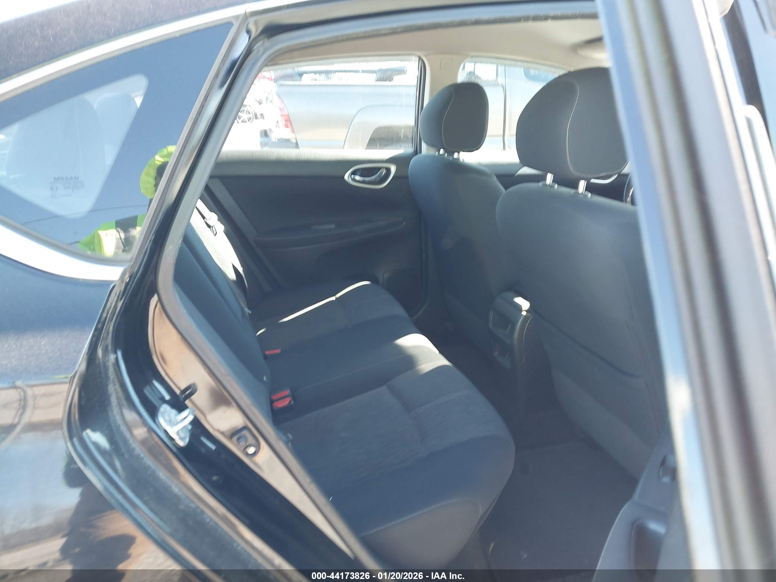 NISSAN SENTRA image 8