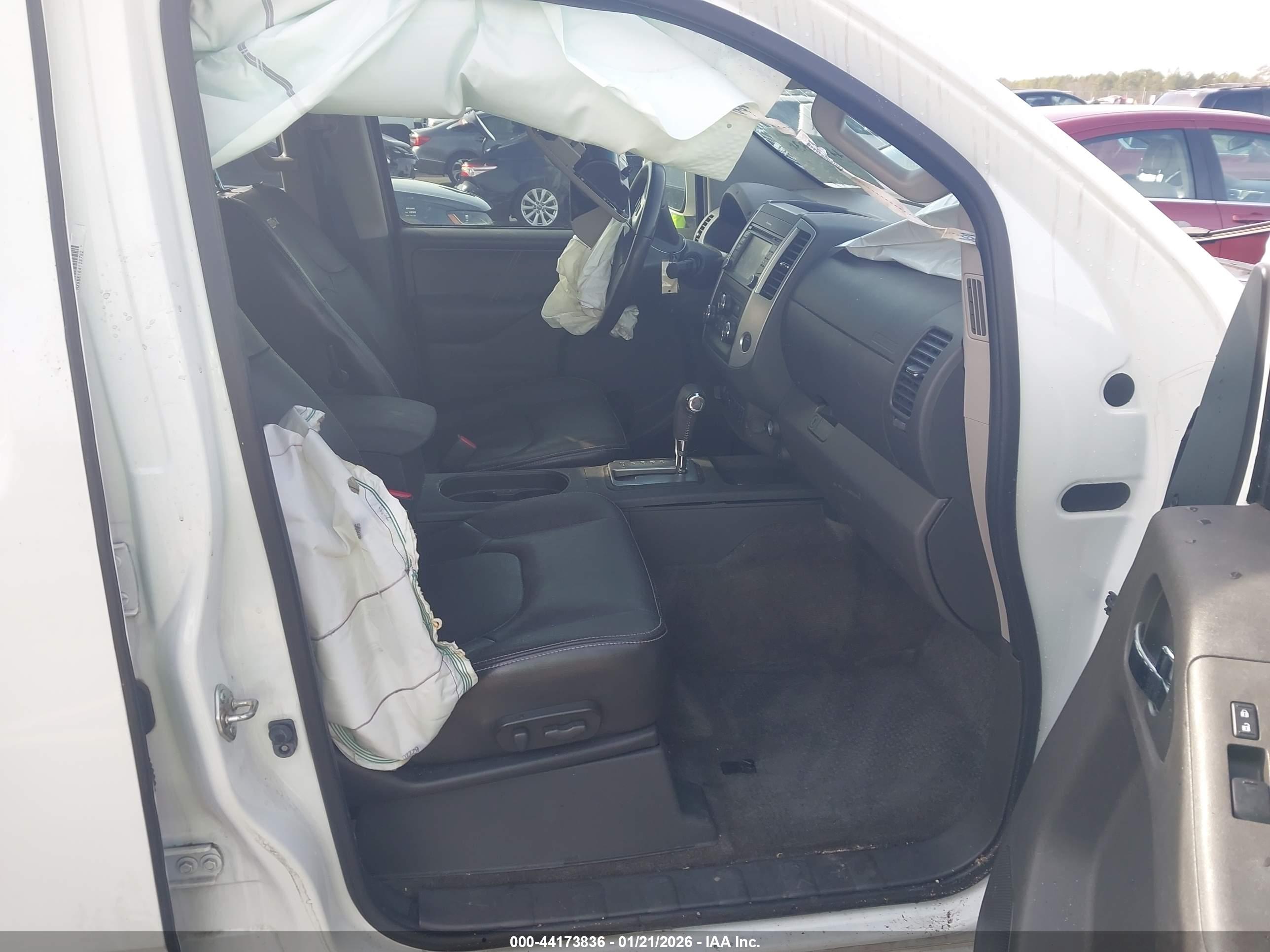 NISSAN FRONTIER image 5