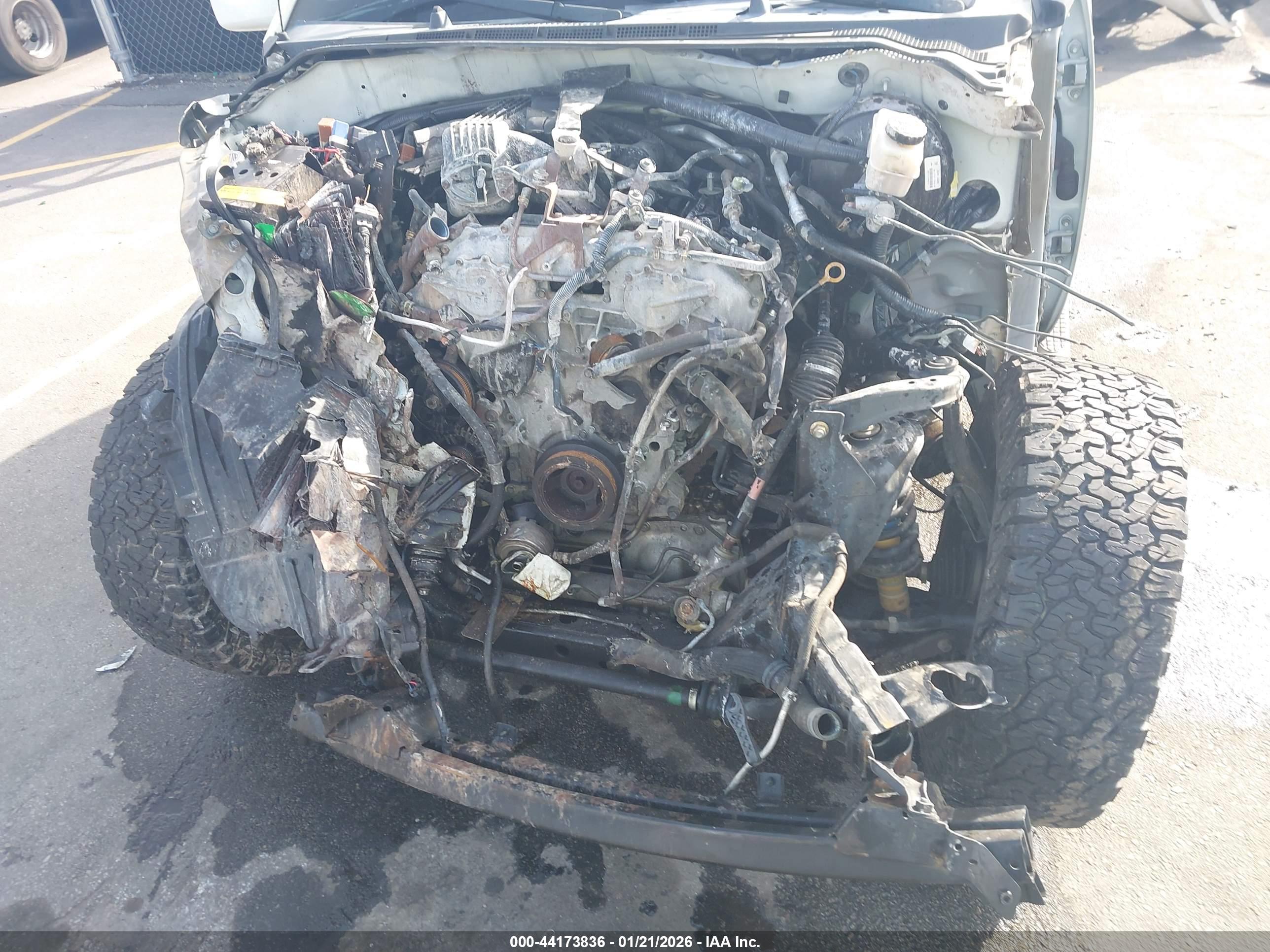 NISSAN FRONTIER image 6