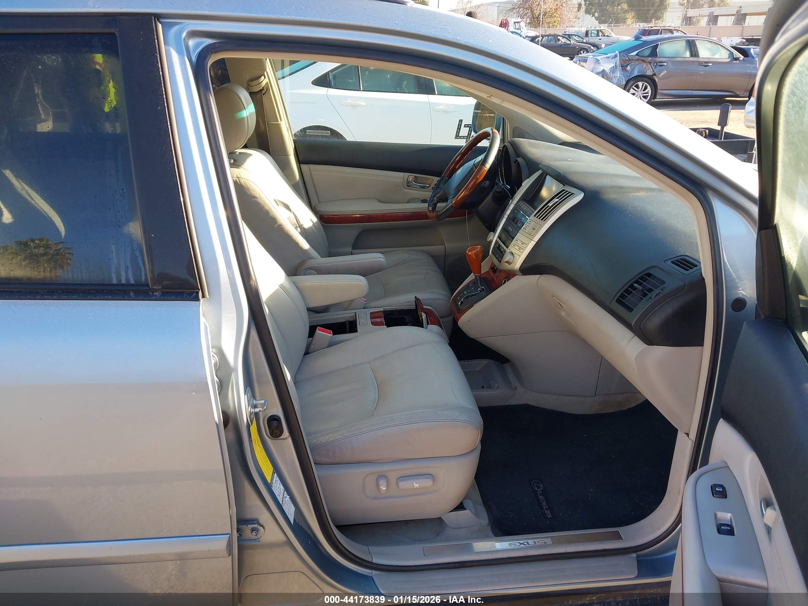 LEXUS RX image 5