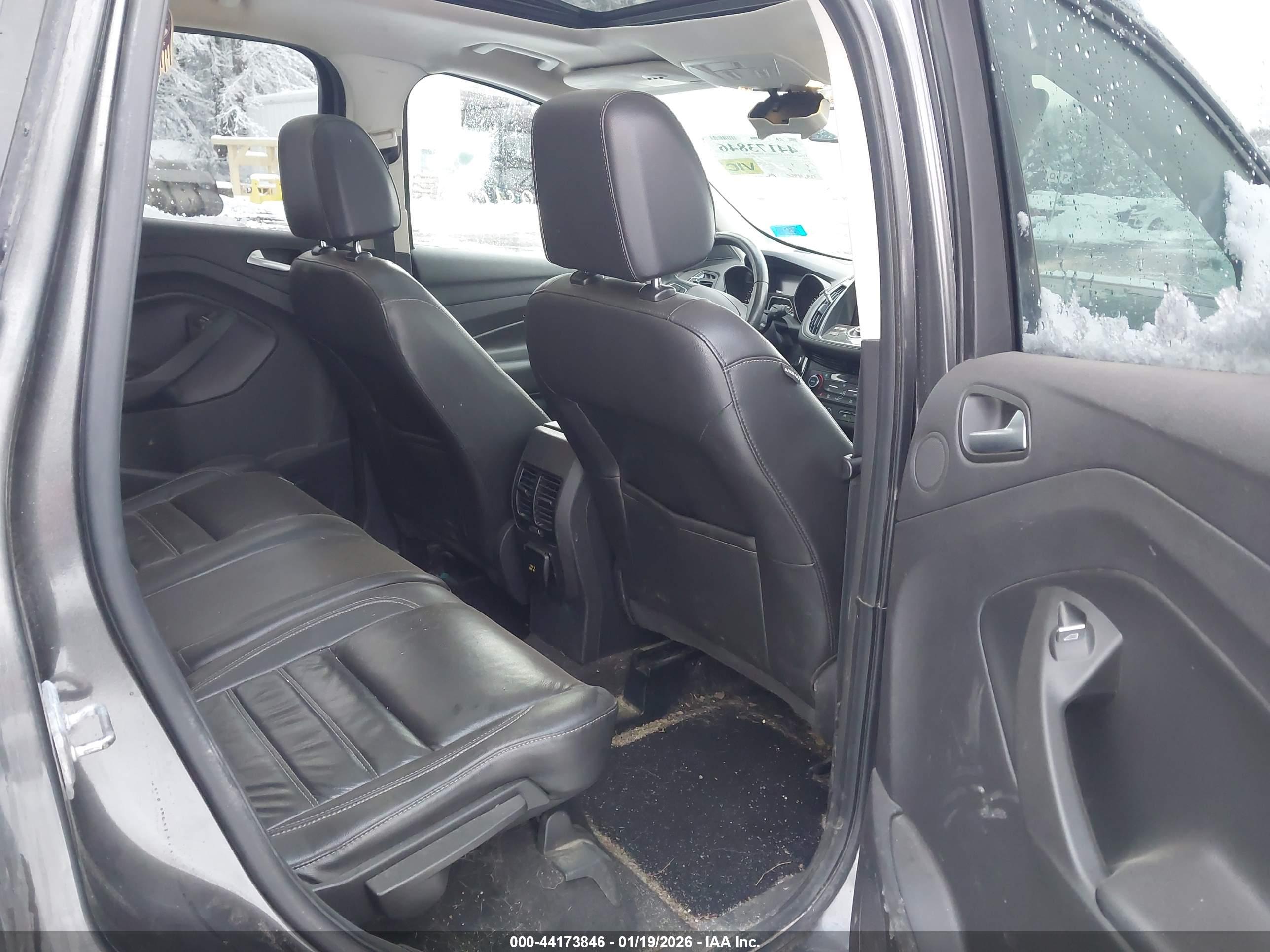 FORD ESCAPE image 8